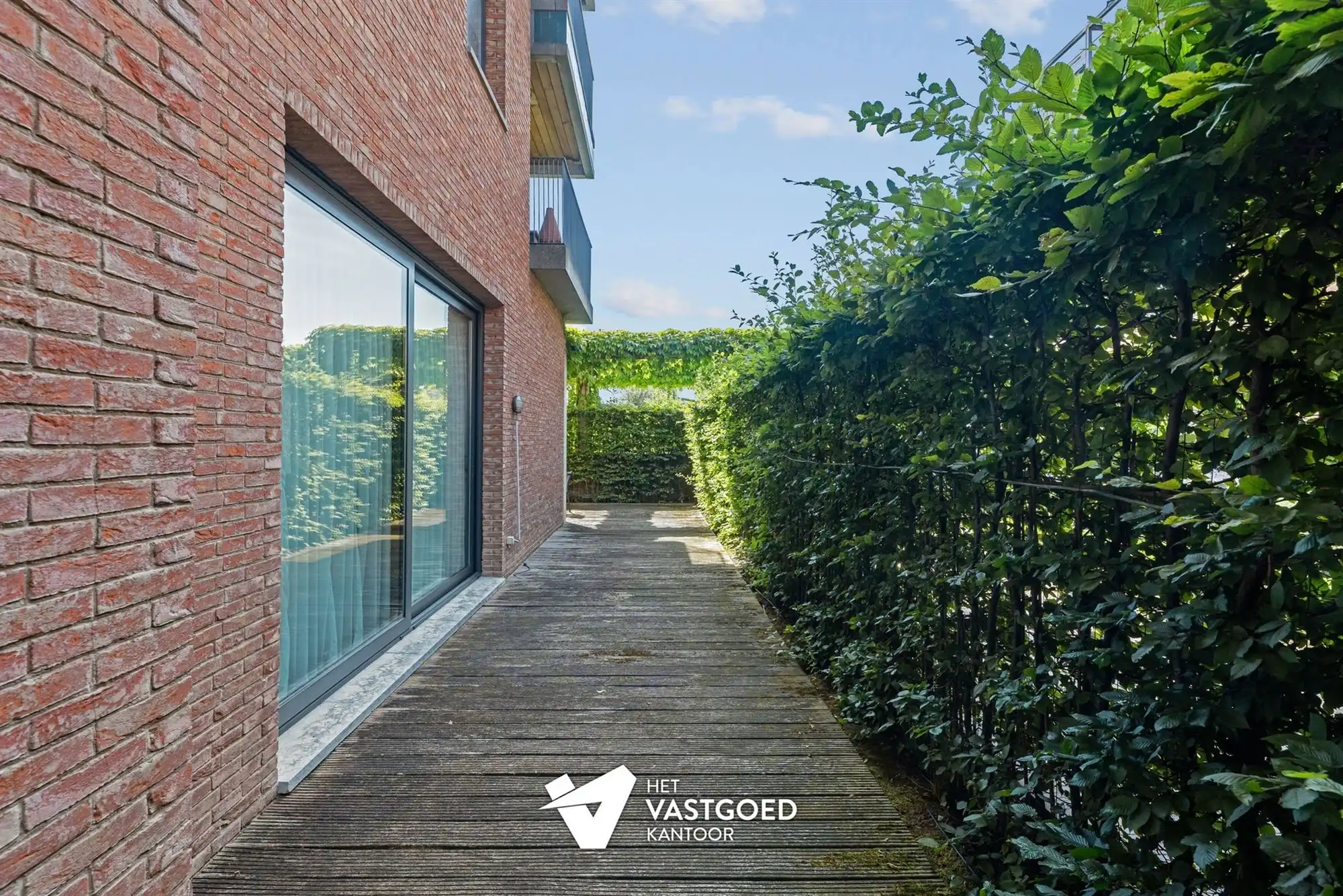 PRACHTIG GELEGEN GELIJKVLOERS APPARTEMENT MET 1 SLAAPKAMER EN ZEER RUIM TERRAS AAN DE KEMPISCHE KAAI TE HASSELT foto 29