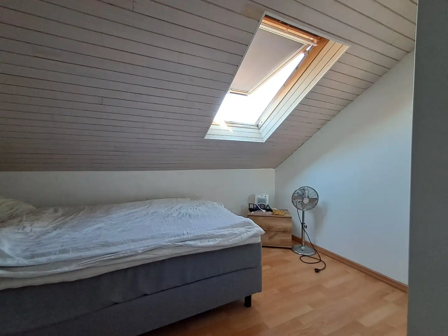 Ruime alleenstaande woning in een rustige wijk te Sijsele. foto 12