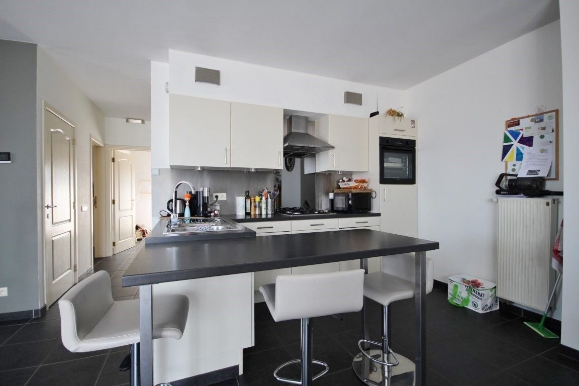 Ruim duplexappartement met 3 slaapkamers te Nieuwerkerken foto 5