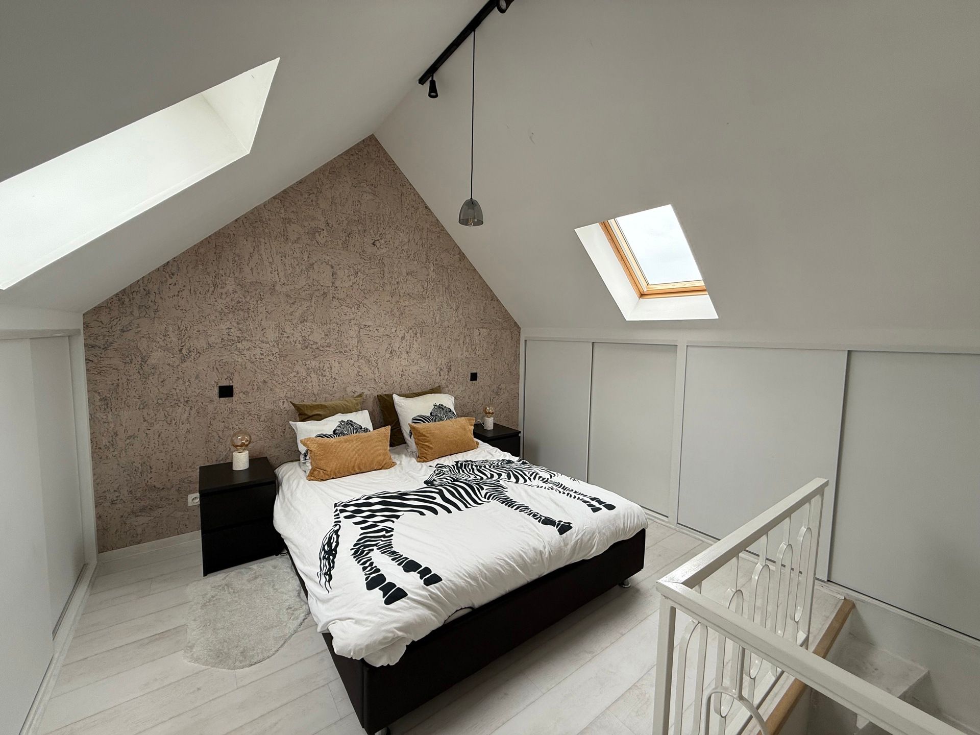 BURST - Gerenoveerde rijwoning met garage. foto 7