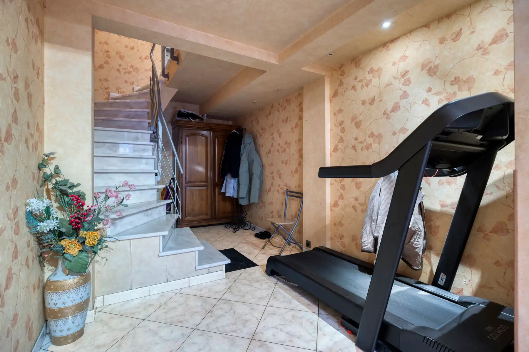 Royale gezinswoning met 4 slaapkamers, tuin & dubbele garage foto 17