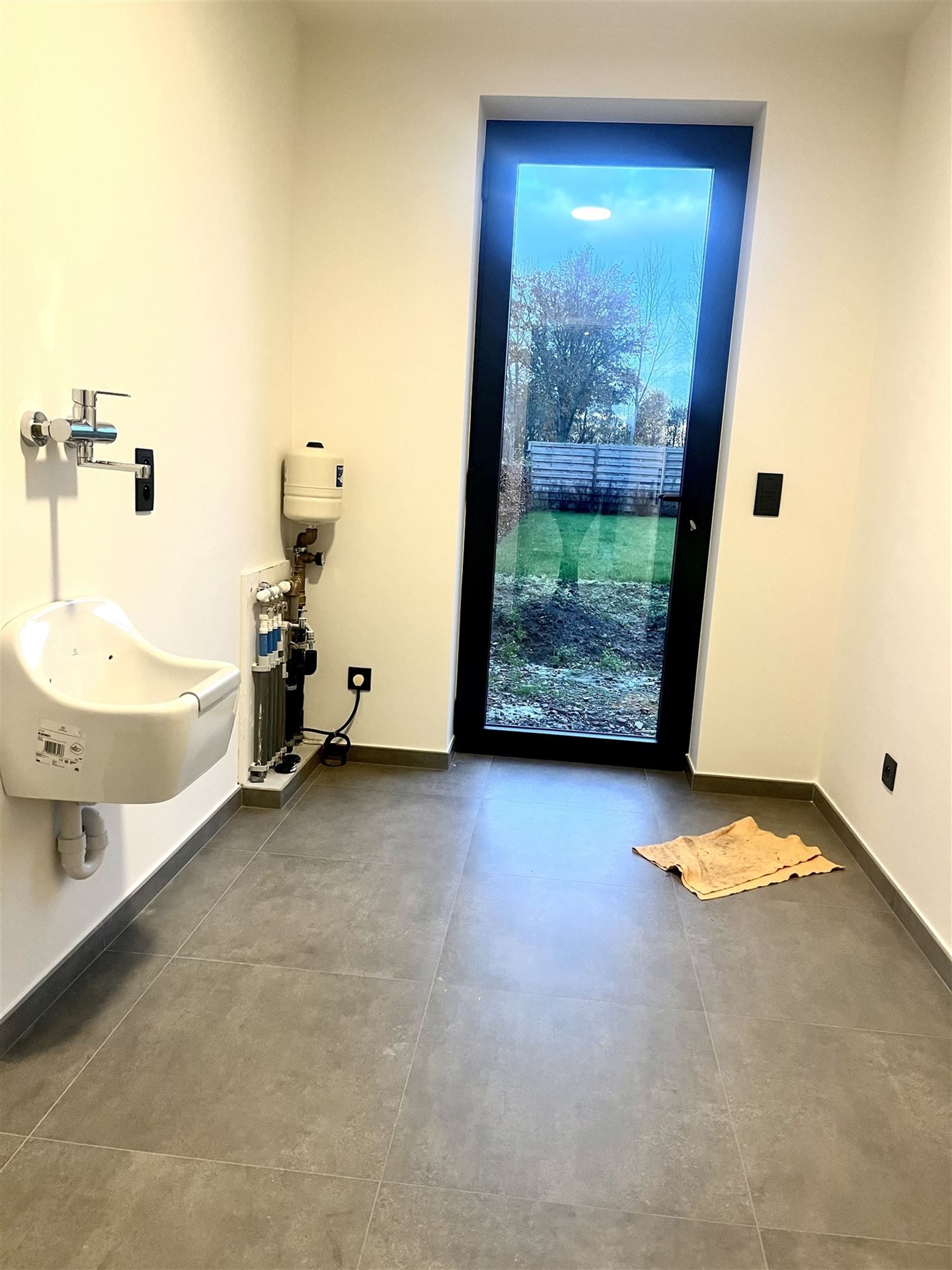 Halfopen nieuwbouwwoning te huur in Ouwegem foto 9