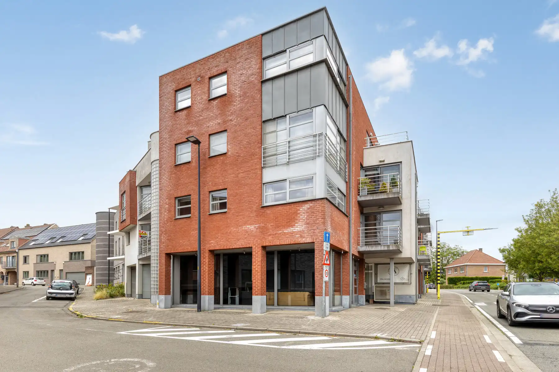 OPTIE Goed onderhouden appartement op eerste verdieping met garage foto 2