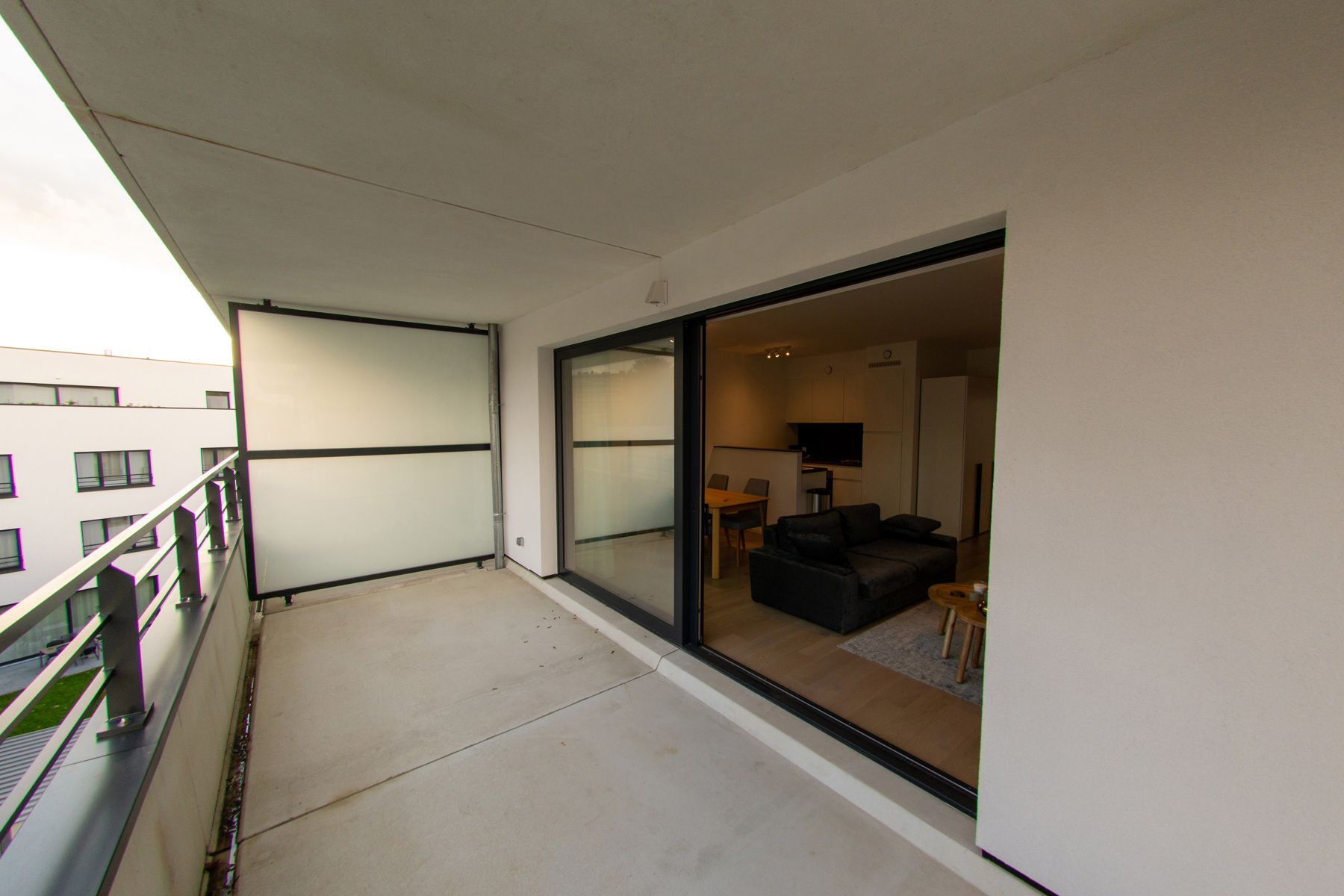 Prachtig gemeubeld appartement 2 KAMERS + 2 TERRASSEN!!!! foto 4