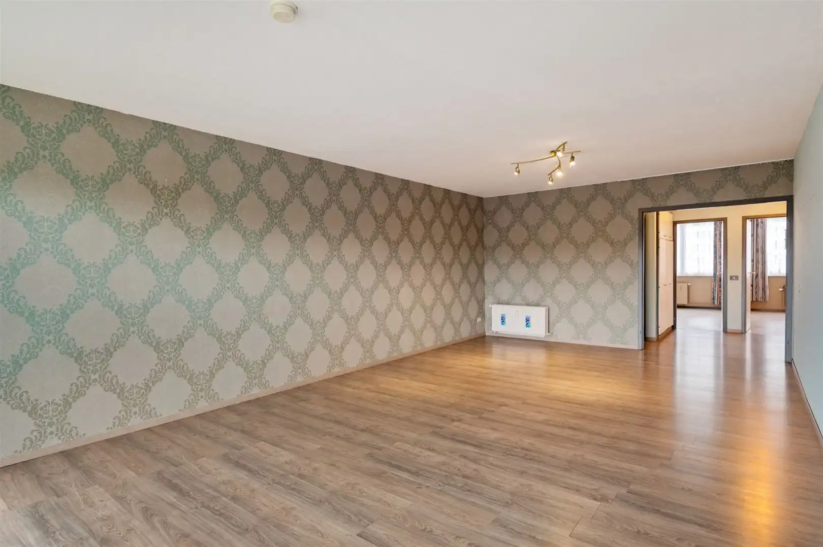 Centraal en rustig gelegen appartement met optionele parking foto 8