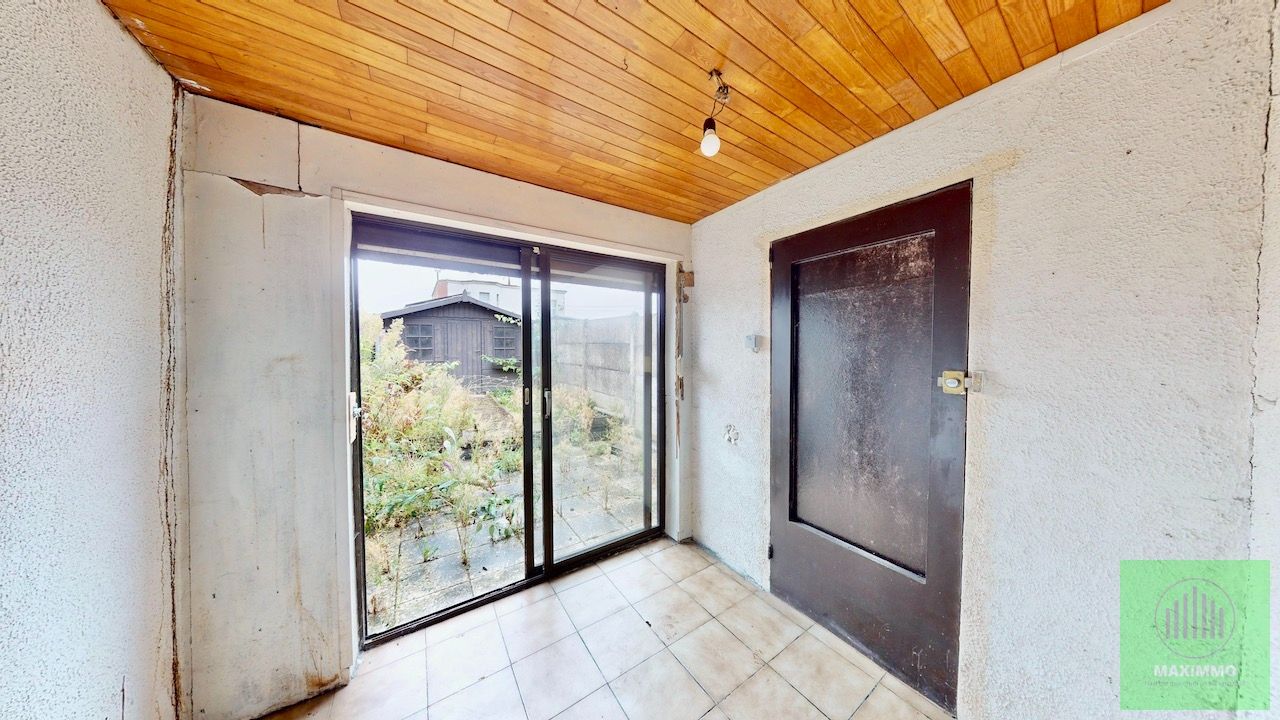 Te koop – Renovatieproject met potentieel in Menen foto 11