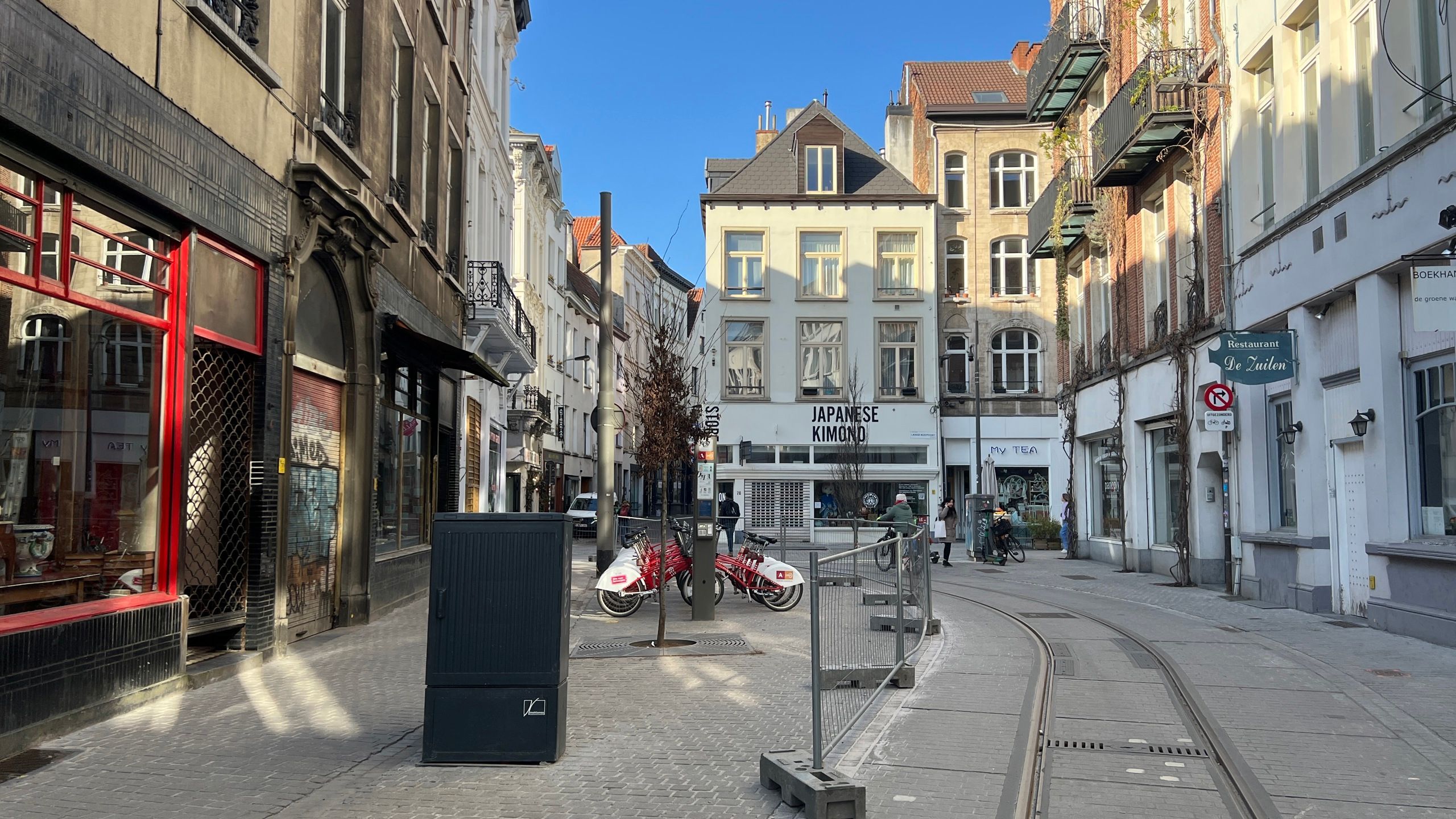 ANTWERPEN - winkelpand op toplocatie foto 2