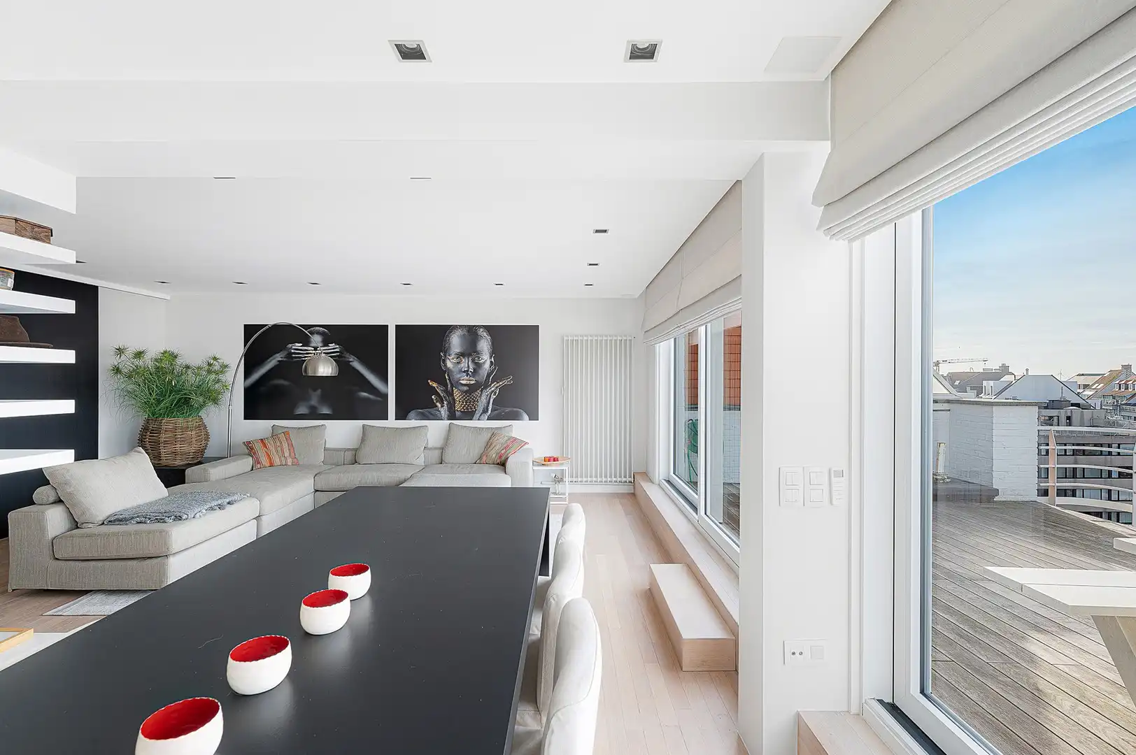 Ruim en lichtrijk penthouse-appartement met royale terrassen en open zeezicht . foto 8