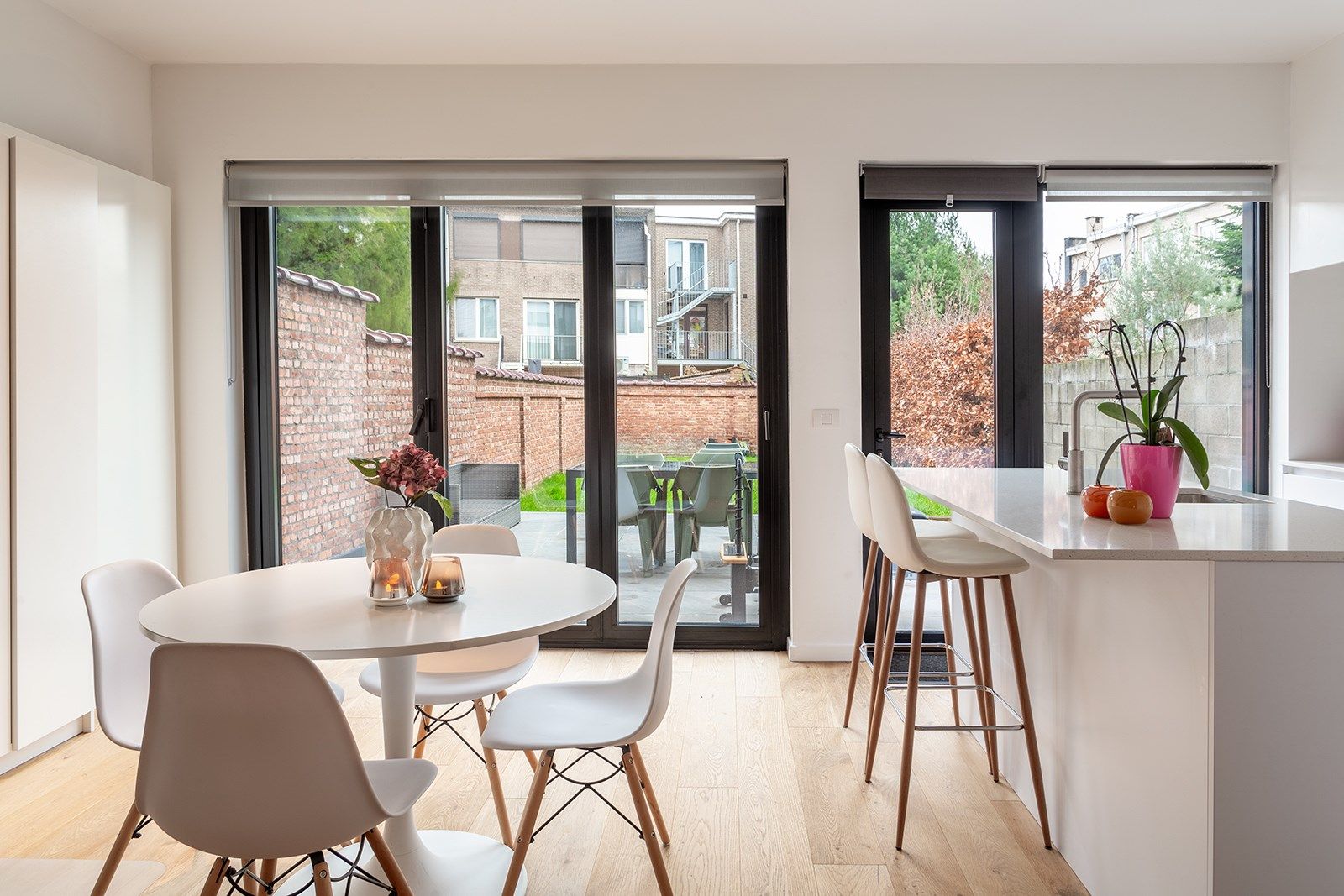 Modern éénslaapkamer appartement met grote tuin foto 7