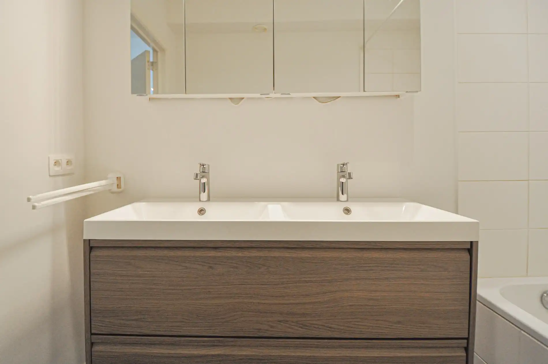 Centraal gelegen appartement met zijdelings zeezicht in het commercieel centrum. foto 14