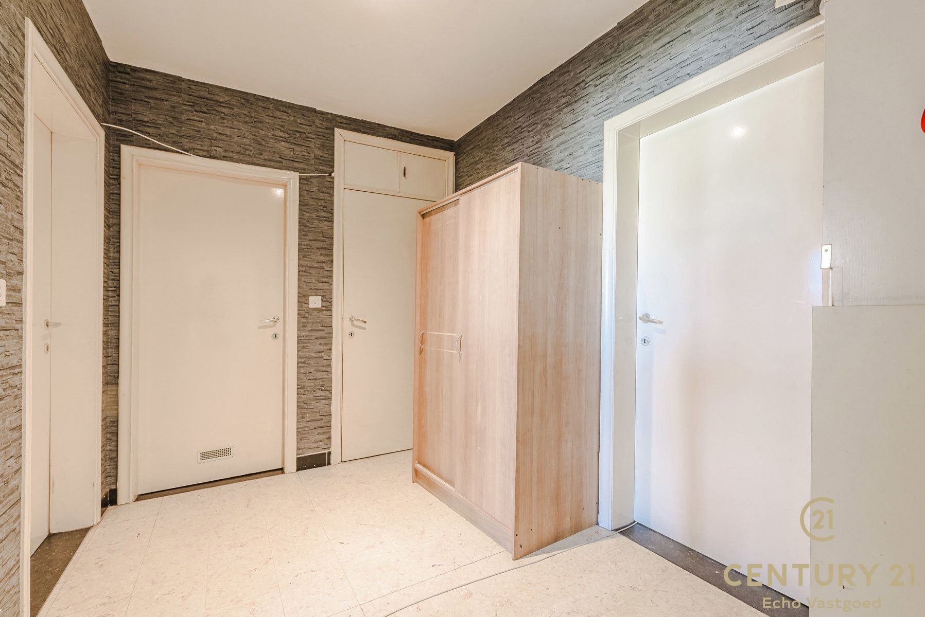 Rustig gelegen 2 slaapkamer appartement met gem. tuin foto 4