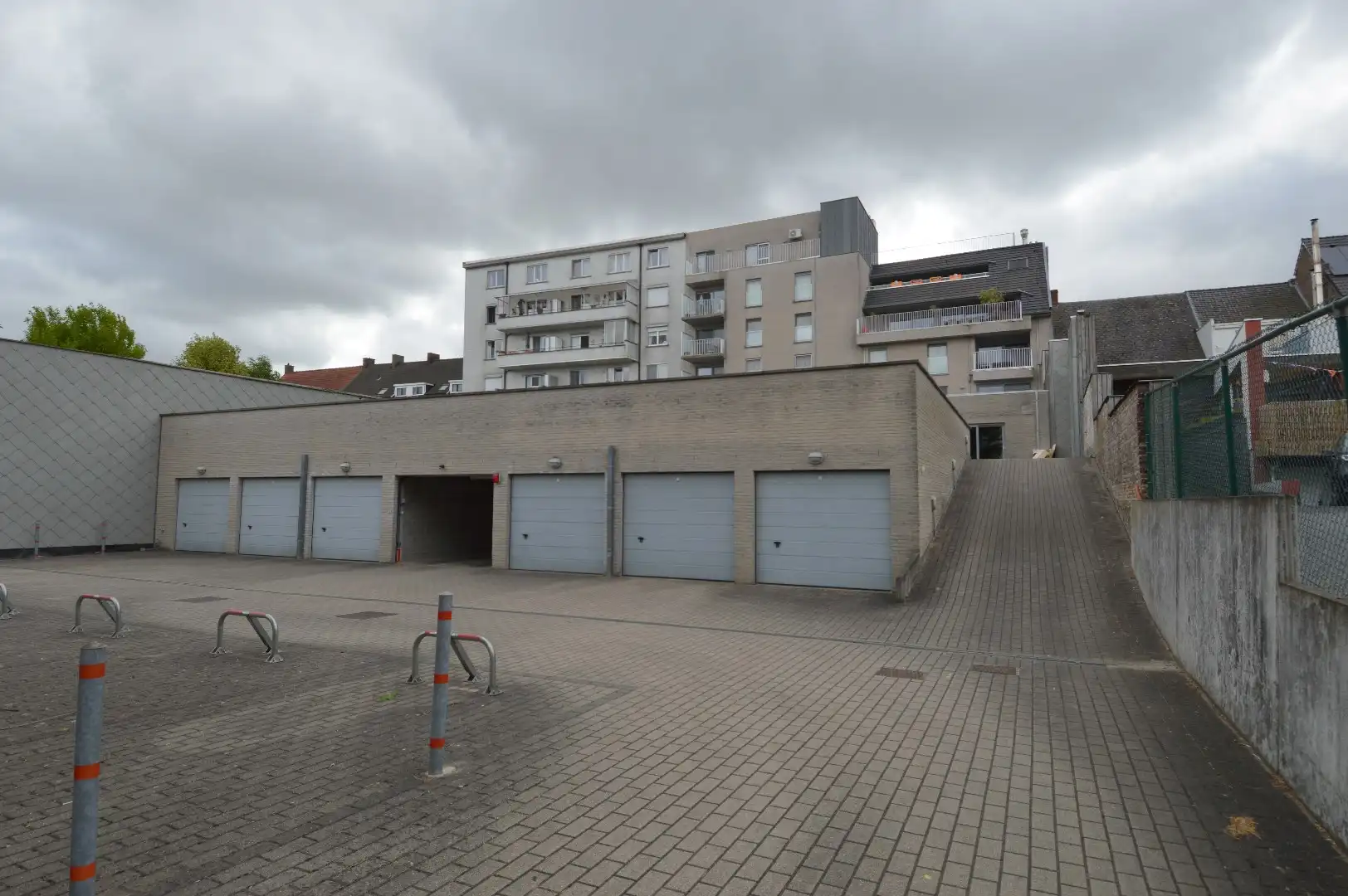 Ruim appartement met 2 slaapkamers, 2 terrassen én garage in het centrum van Harelbeke foto 18