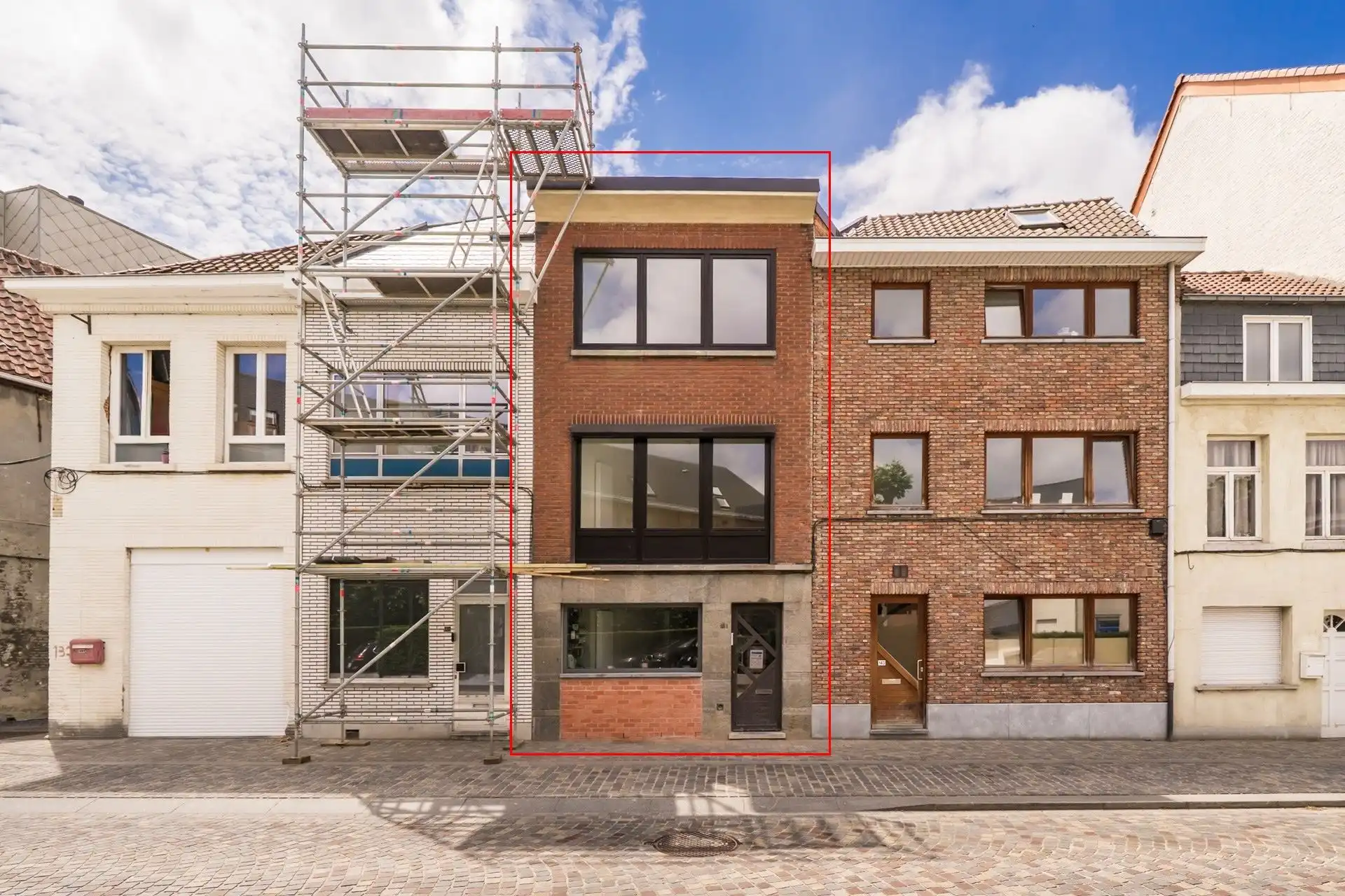 Stijlvol wonen met een aparte werkruimte in Mechelen foto {{pictureIndex}}