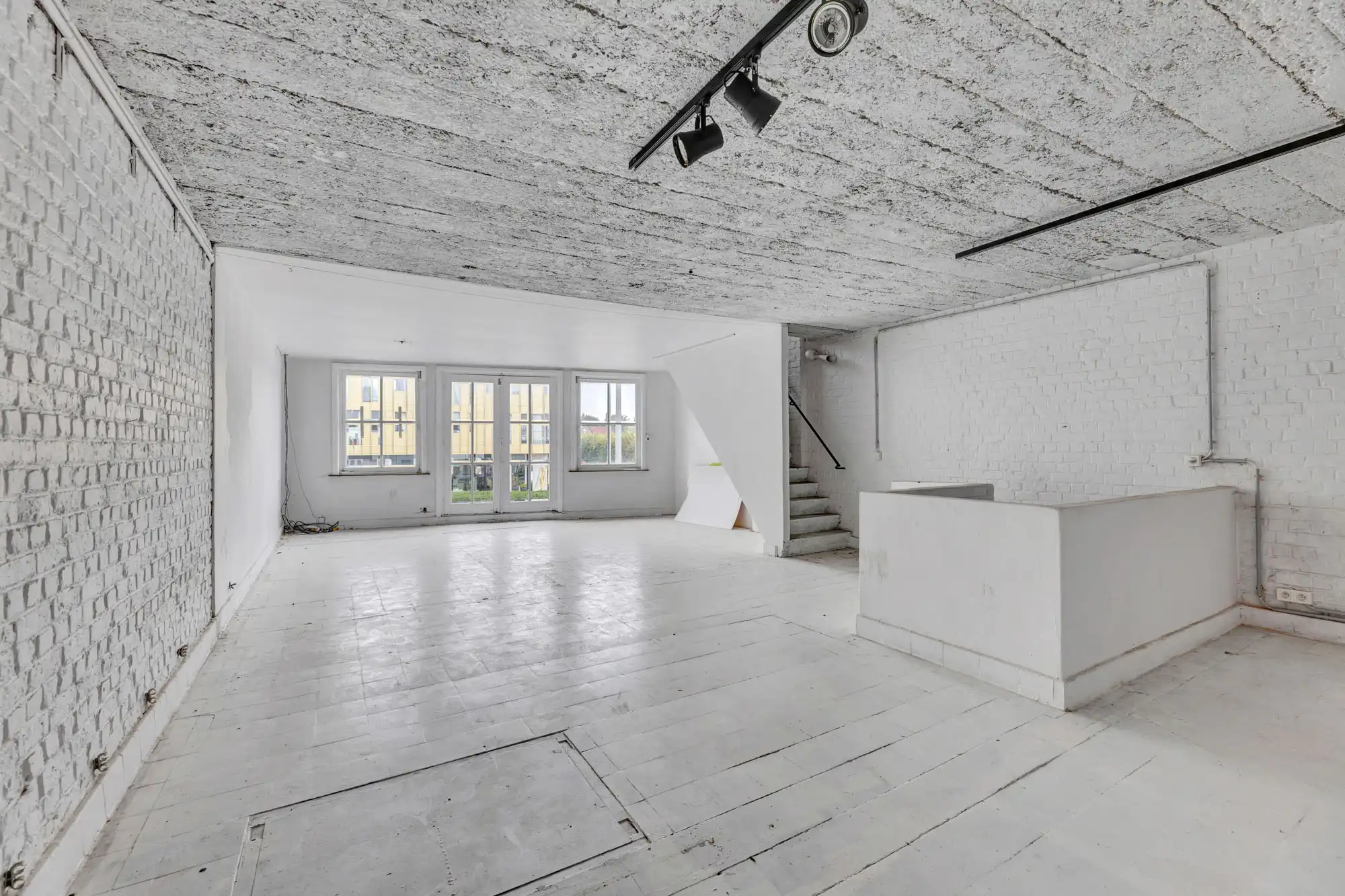 Uniek loftpand van 750m² in Aalst foto 10