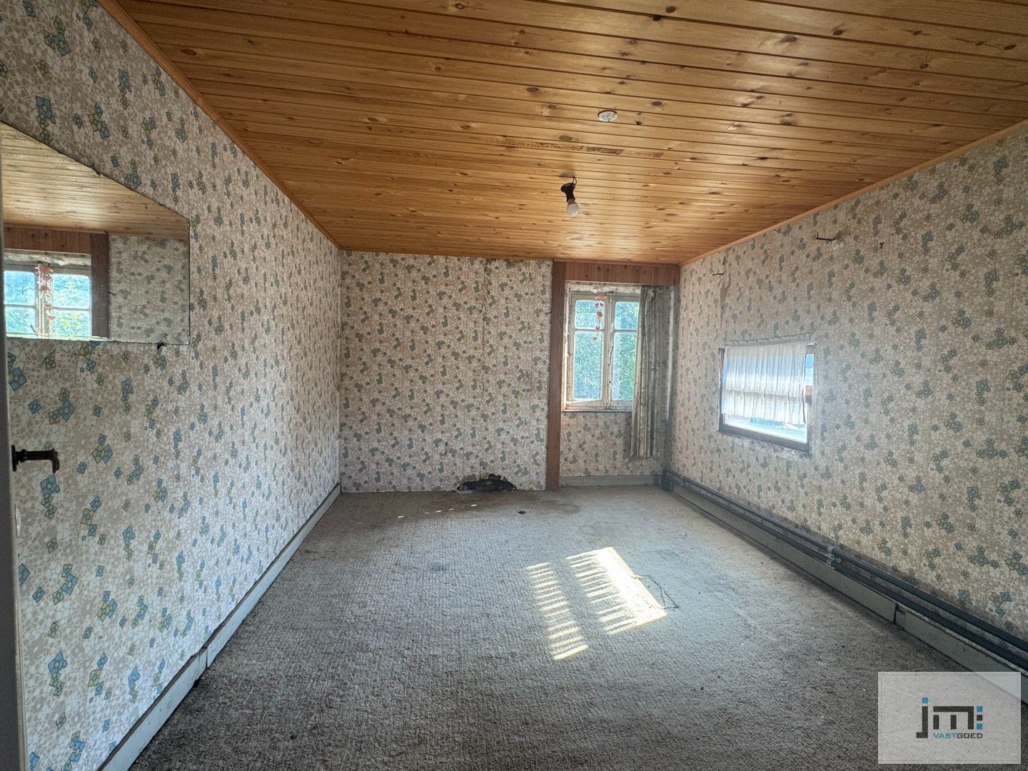 Woning op een groot perceel foto 7