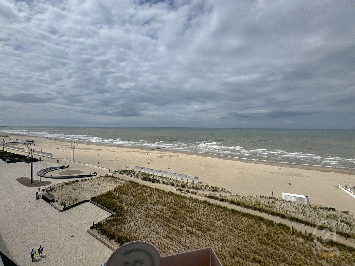Instapklaar appartement op toplocatie – Zeedijk Westende foto 2