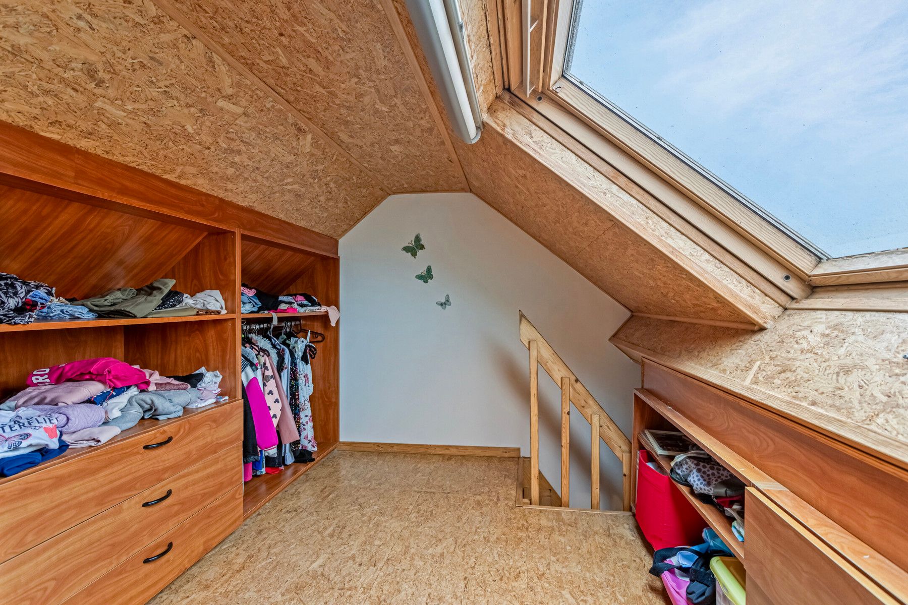 Ruim 2 slaapkamer duplex appartement nabij centrum Halle foto 10