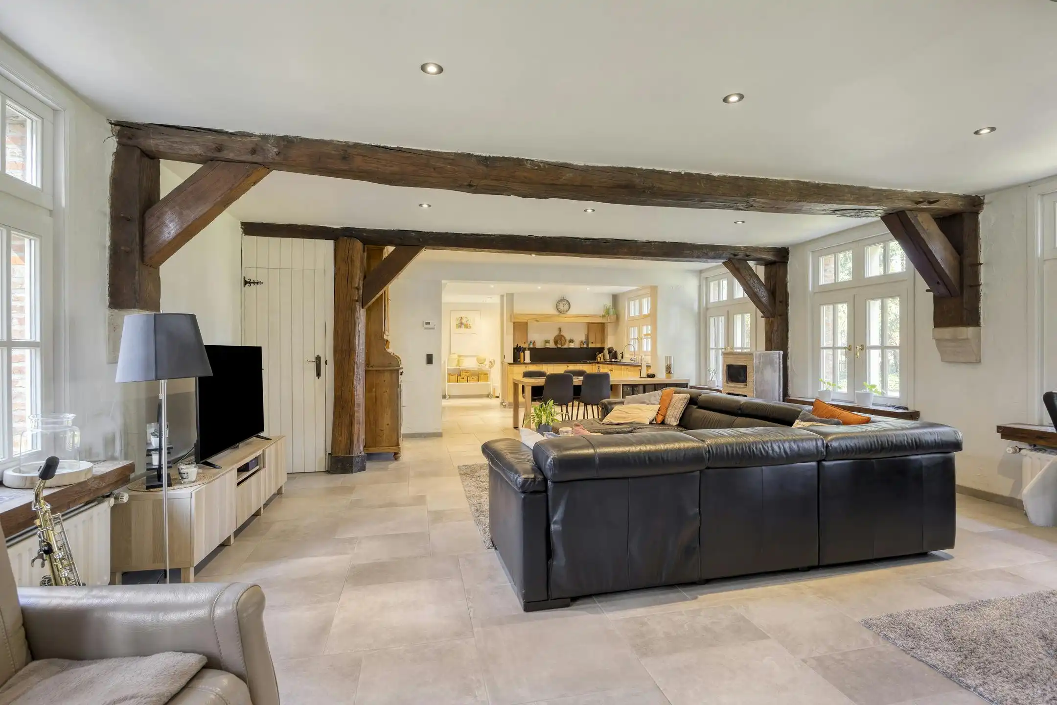 Recent gerenoveerde villa op 33 are te koop in Herentals foto 3