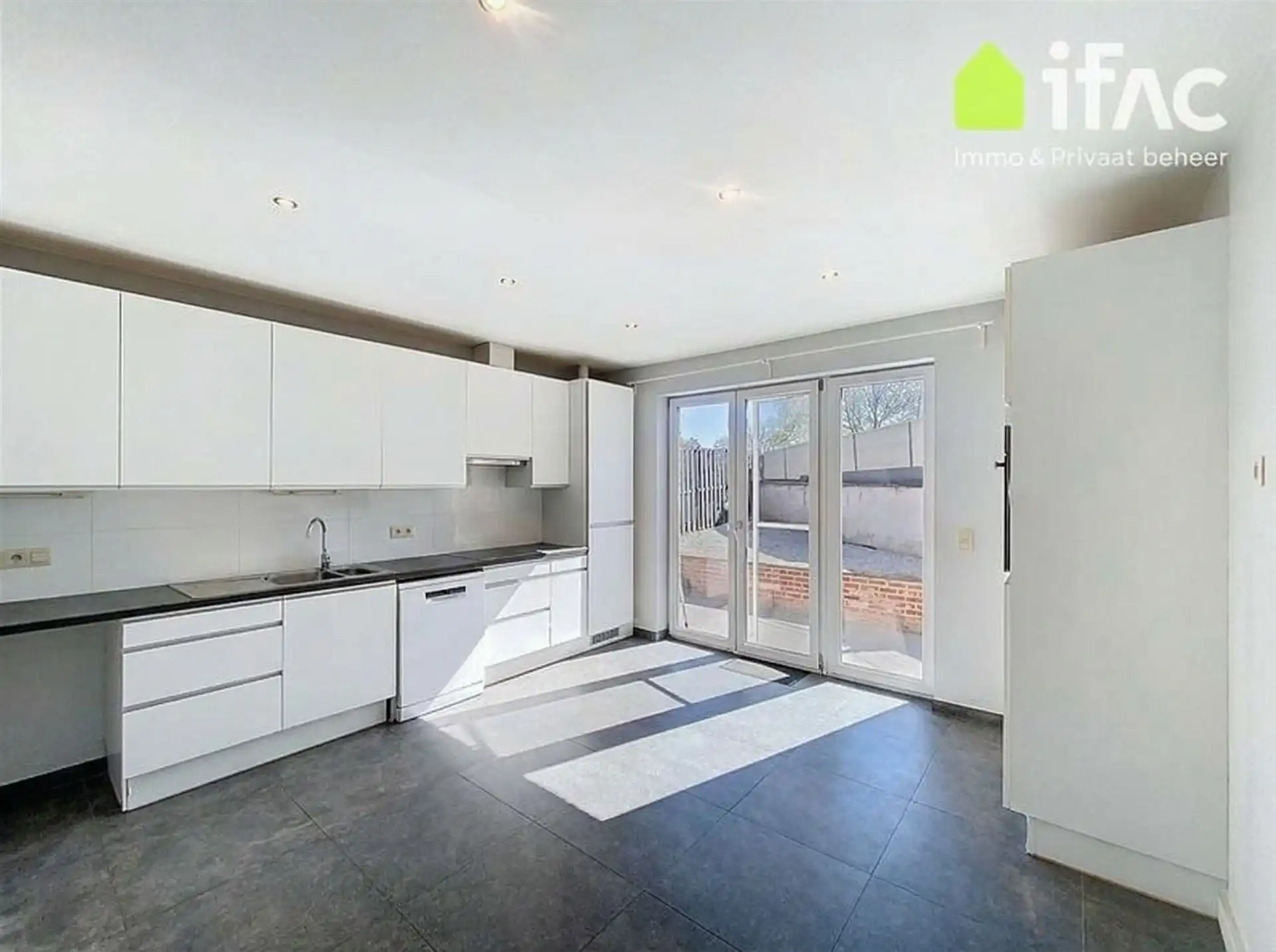 Gezellige rijwoning met 2 slaapkamers en terras foto 5