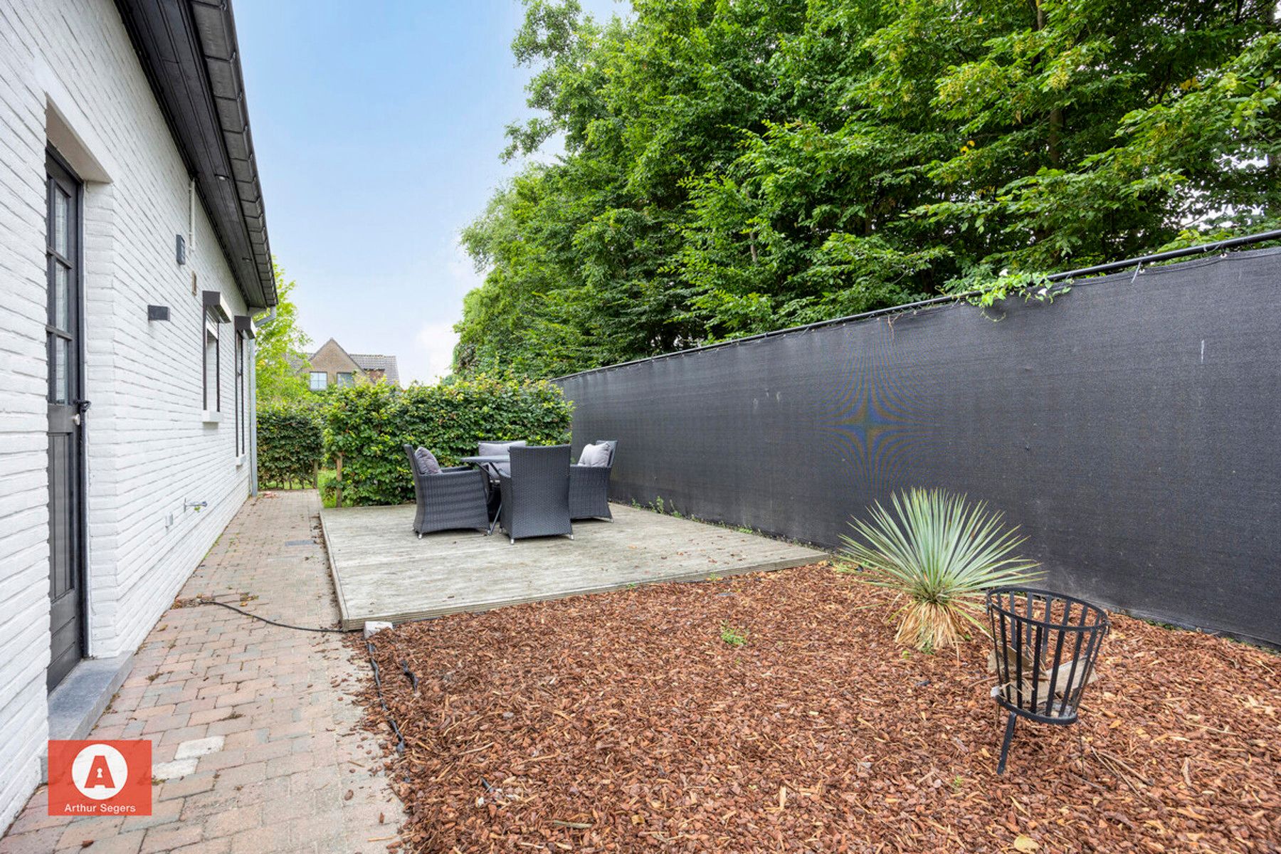 Landelijke open bebouwing in rustige, doodlopende straat foto 28