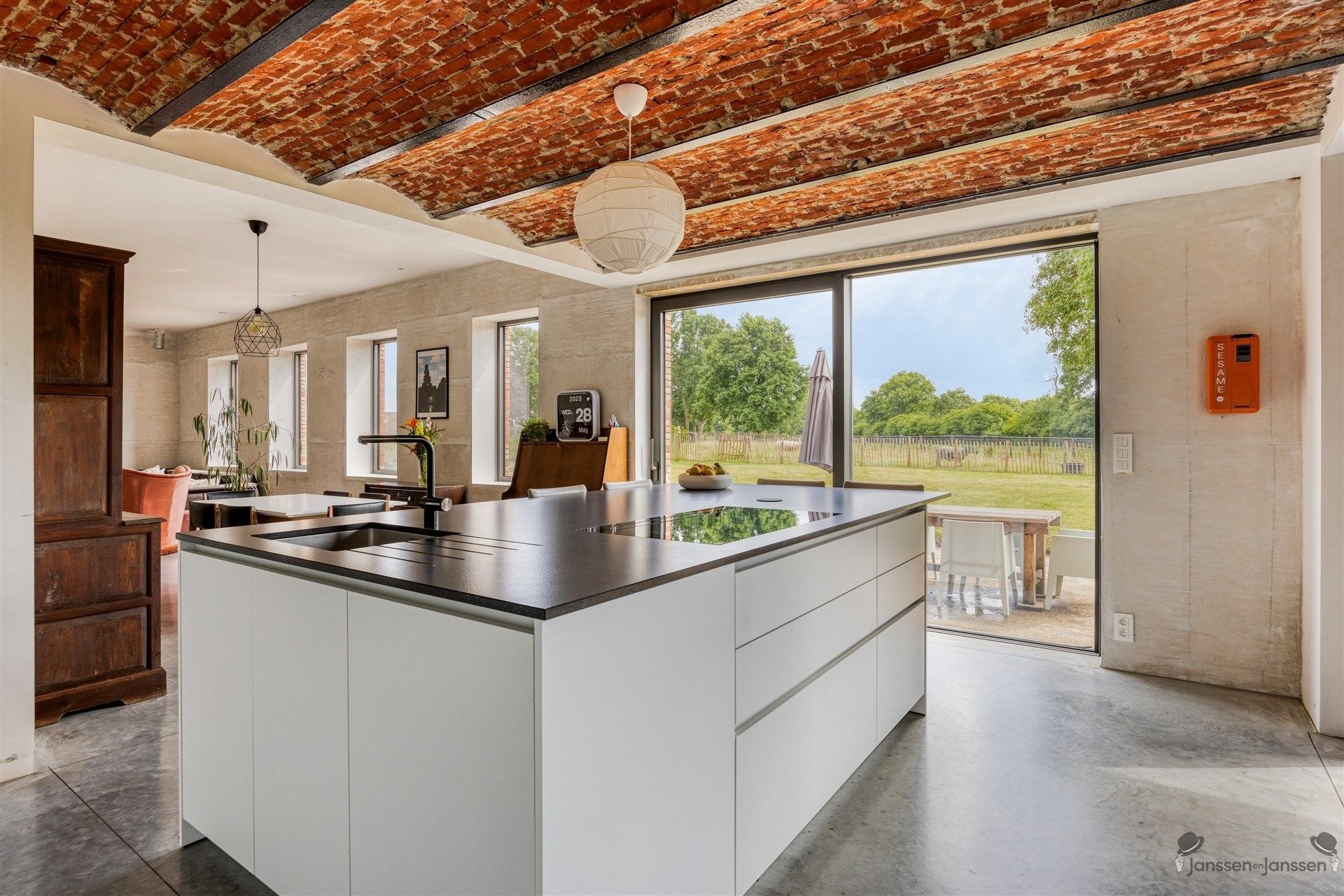Karaktervolle energiezuinige woning  foto {{pictureIndex}}
