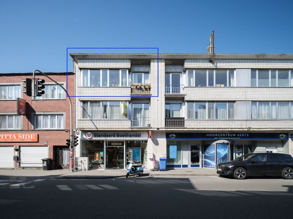 Lichtrijk en ruim 2 slpk appartement op fietsafstand van Gent centrum en wandelafstand van het natuurpark Bourgoyen-Ossemeersen. Een echte opportuniteit door zijn ligging, prijs en potentieel! foto 12