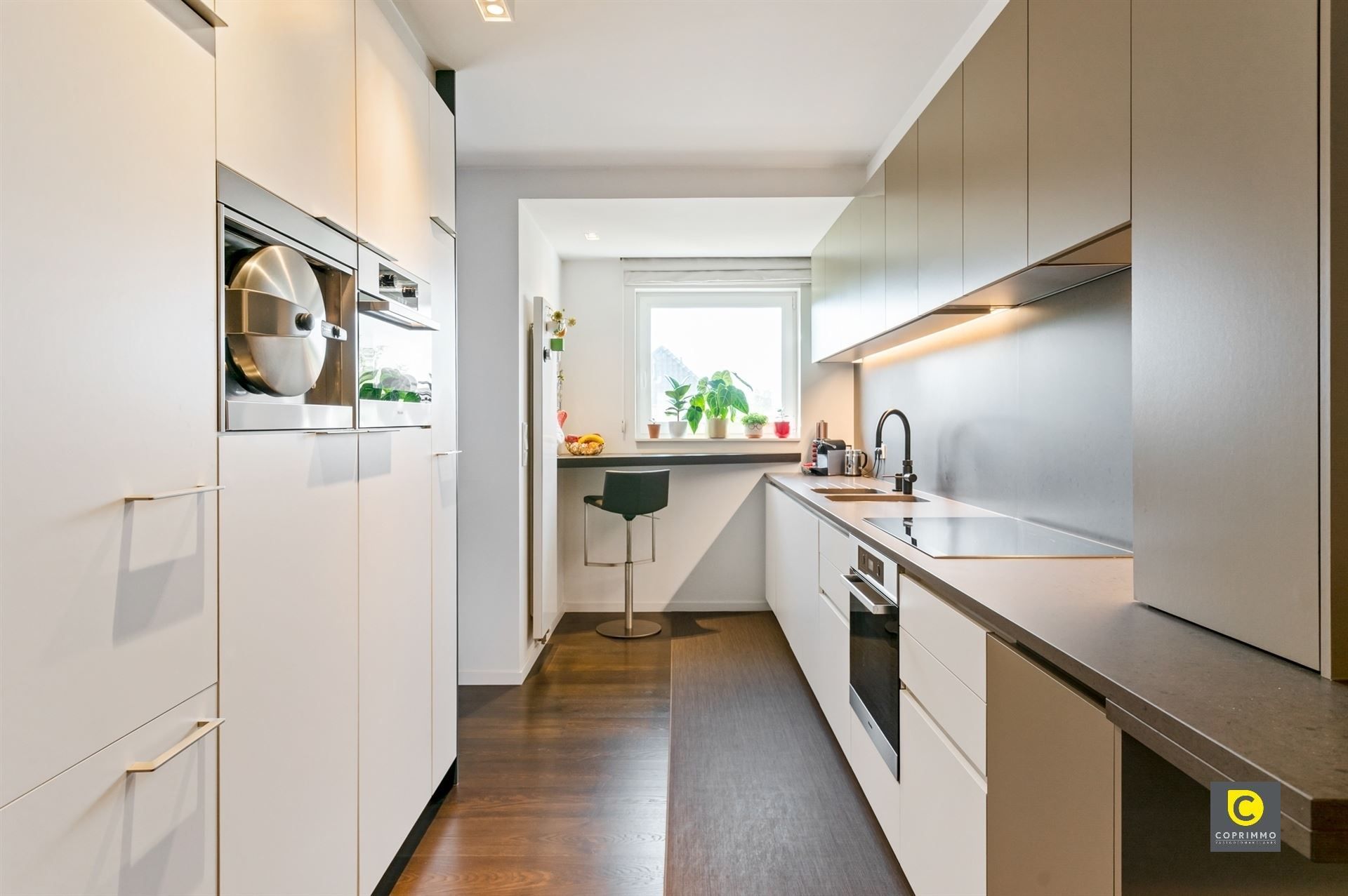 Instapklaar 2 slpks-appartement met terrassen!  foto 3