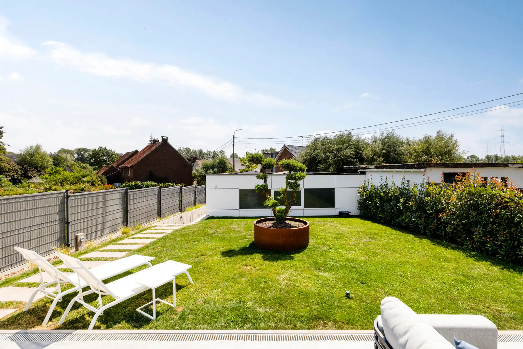 Charmante villa op toplocatie met ruime garage foto 26