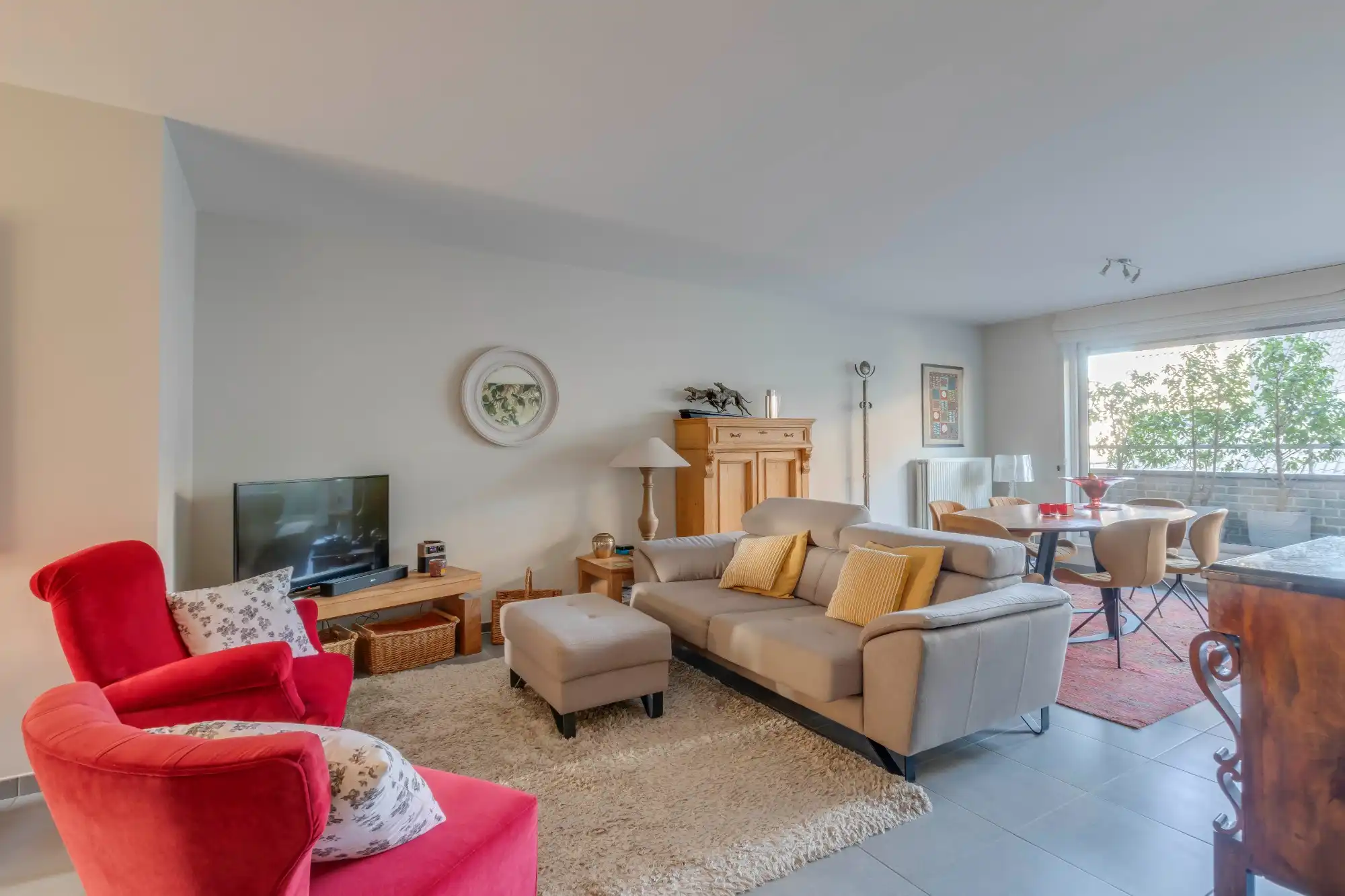 Ruim duplexappartement (123 m²) met 3 slaapkamers, 3 terrassen en autostaanplaats inclusief op toplocatie nabij station Sint-Niklaas foto 2