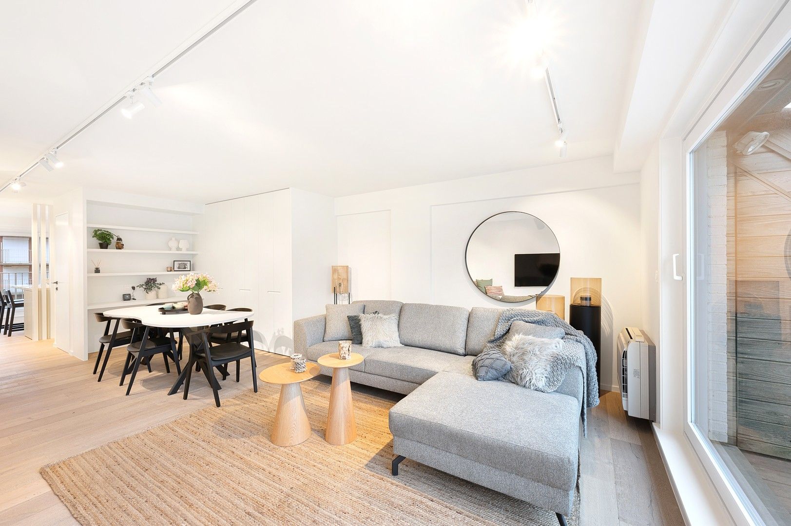 Volledig gerenoveerde penthouse op enkele passen van de zee en de winkels. foto 3