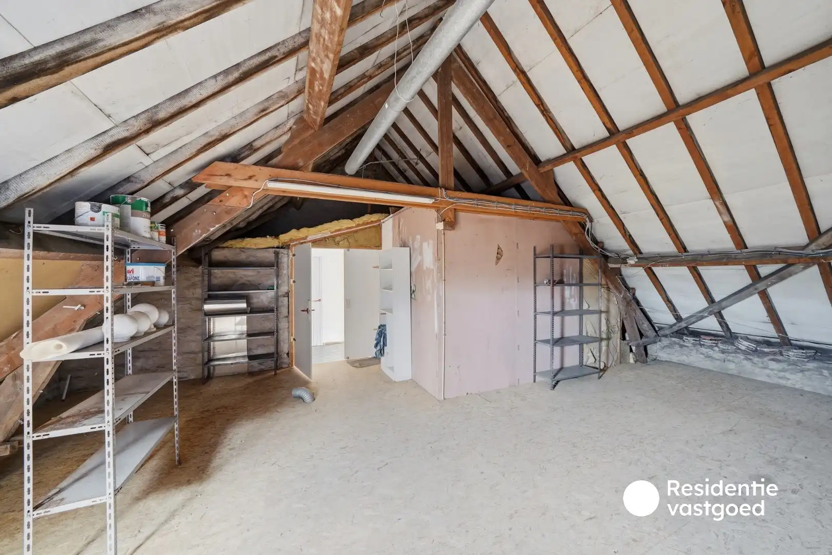 Ruime gezinswoning met 4 slaapkamers, tuin en zonnepanelen in Zandvoorde foto 18