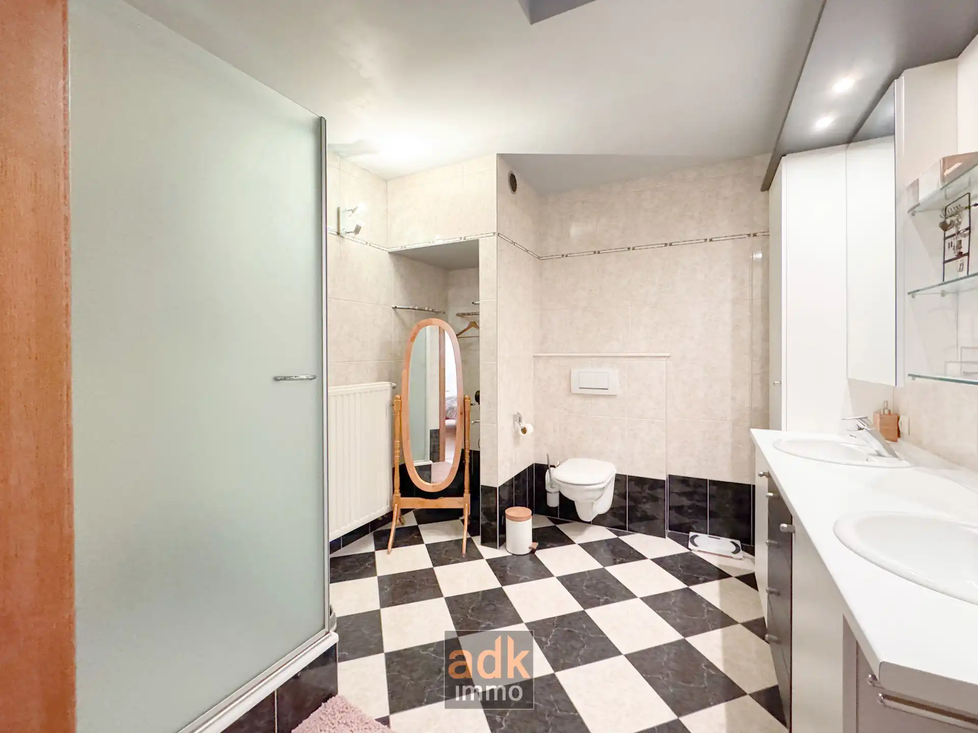 Te koop: Instapklare woning met garage, zonnige tuin & privacy – Noordhoekstraat 10, Adinkerke foto 16