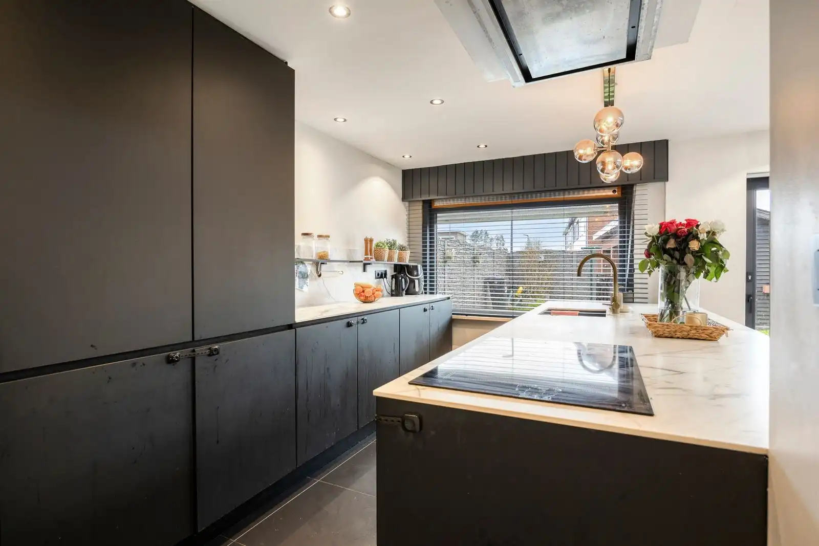 HOB met 3 slpk, garage en tuin foto 12