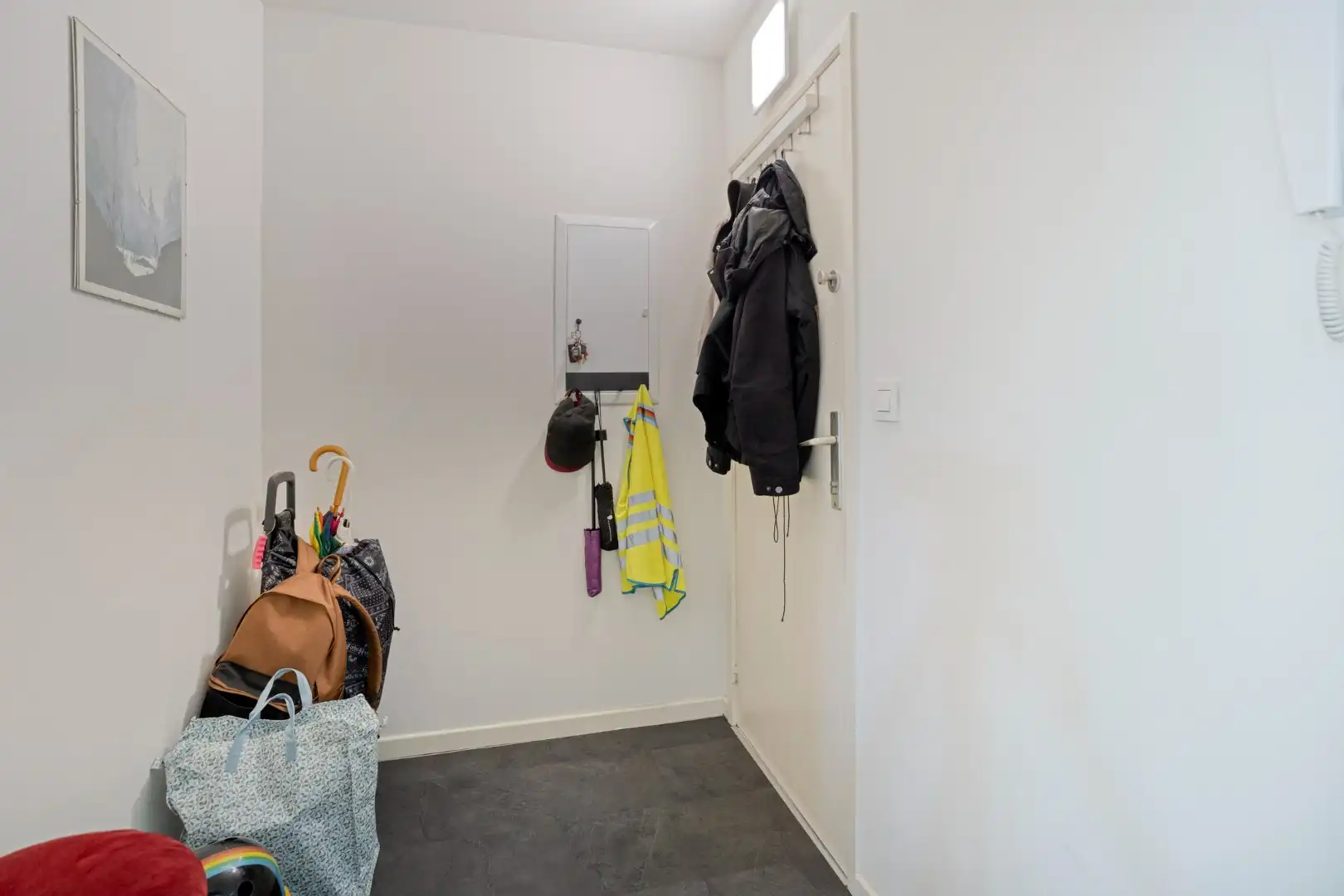 Gunstig gelegen gerenoveerd appartement met 2 ruime slaapkamers en groot terras vlakbij Leuven - EPC 186 kWh/m² - bewoonbare oppervlakte 104 m²     foto 2