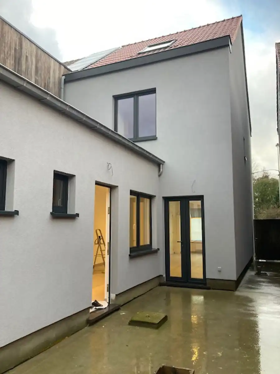 Totaal gerenoveerde, energiezuinige woning foto 15