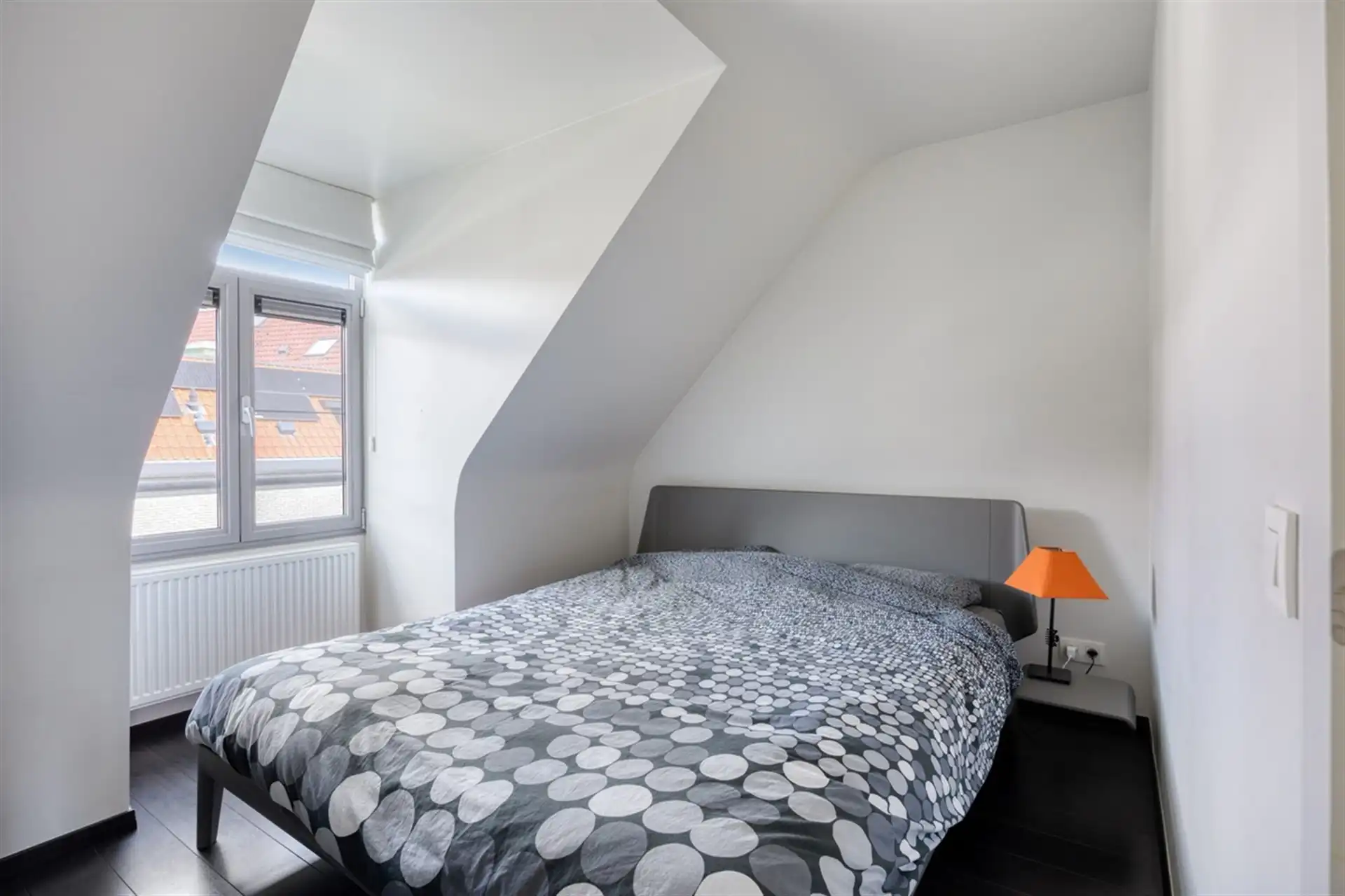 Instapklaar duplex penthouse inclusief twee parkeerplaatsen, met groen uitzicht in het centrum van Ottenburg. foto 12