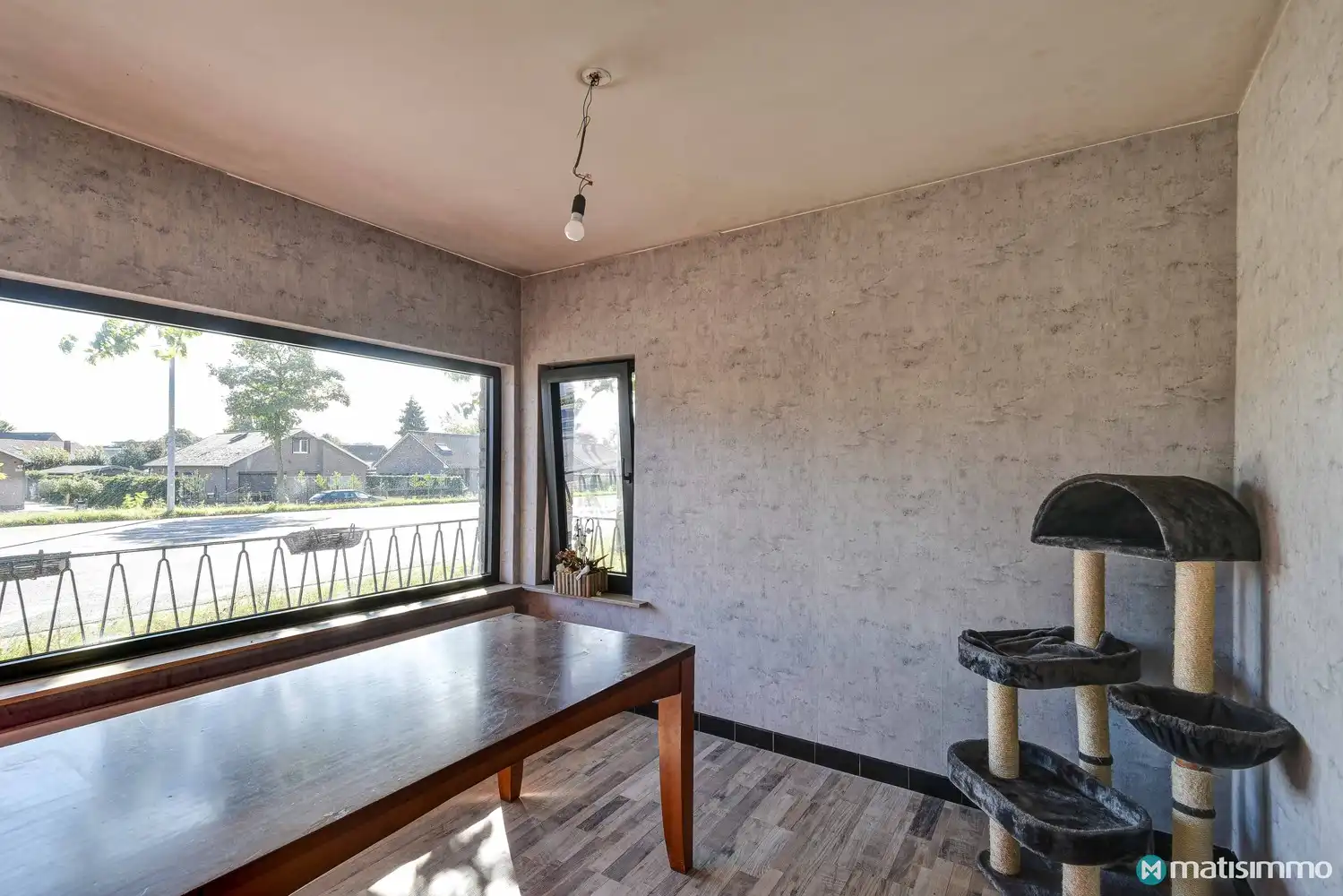 ZEER RUIME&nbsp;TE RENOVEREN&nbsp;GEZINSWONING MET 4 SLAAPKAMERS EN BIJGEBOUW VAN +- 100 M2&nbsp;OP PERCEEL VAN 1HA 29A 93CA IN DIEPENBEEK foto 9