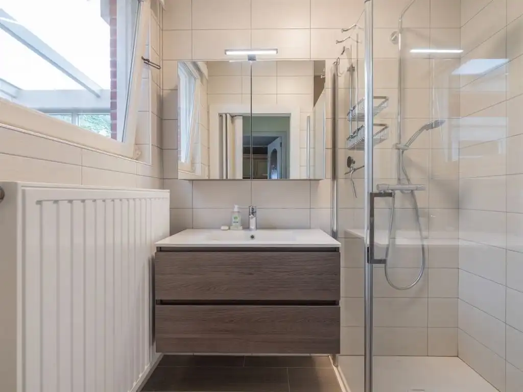 Goed onderhouden, op te frissen splitlevel woning foto 16