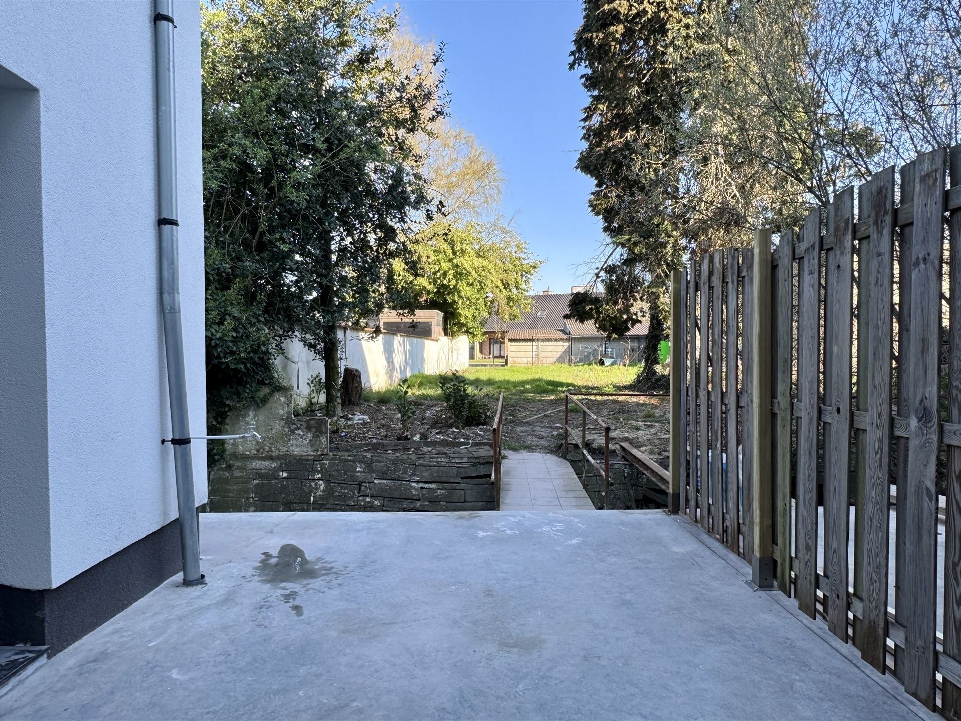 Gerenoveerde woning in het centrum van Maaseik! foto 18