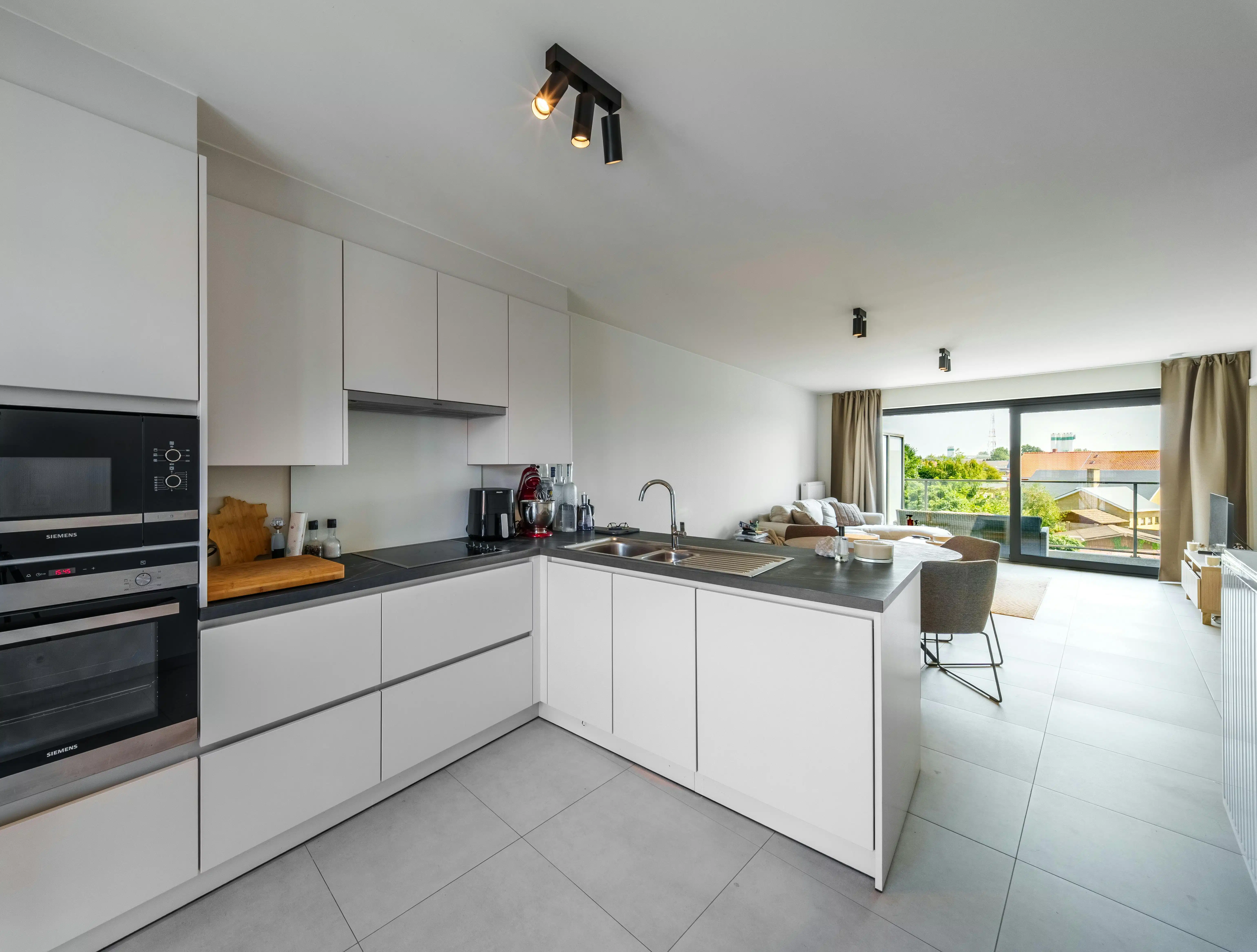 Recent appartement te koop met twee kamers in Vlamertinge foto 14