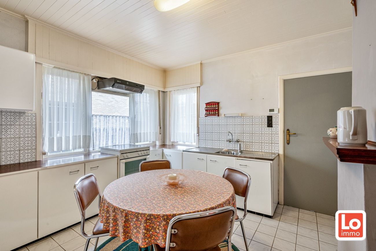 Leuke open te renoveren woning met garage op een mooi perceel en gelegen op een goed bereikbare locatie tussen Lochristi en Oostakker. foto 9