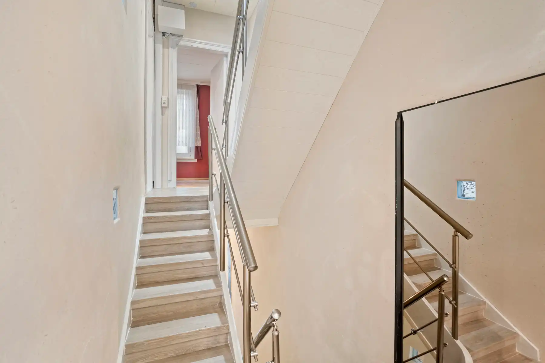 Woning met 6 slaapkamers. foto 8