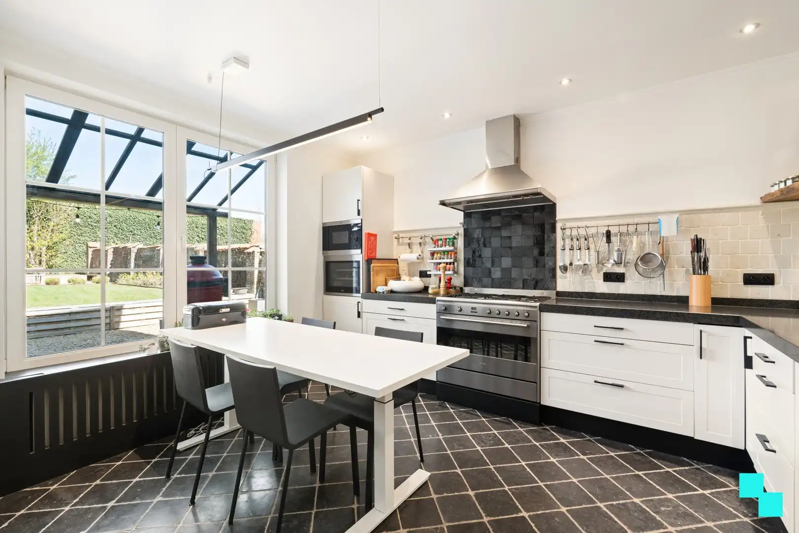 Karaktervol herenhuis met 4 slaapkamers - Kortemark foto 9