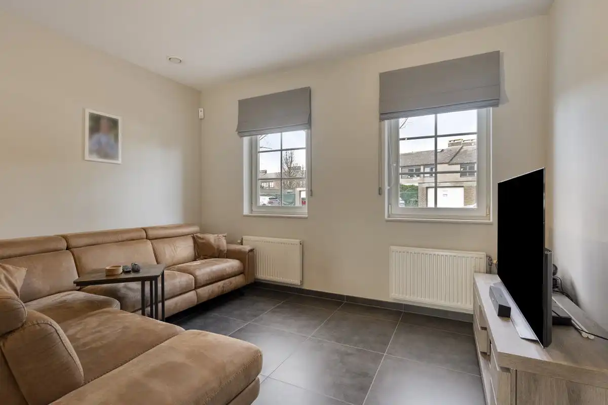 Verzorgde en rustig gelegen gezinswoning in pastorijstijl foto 4