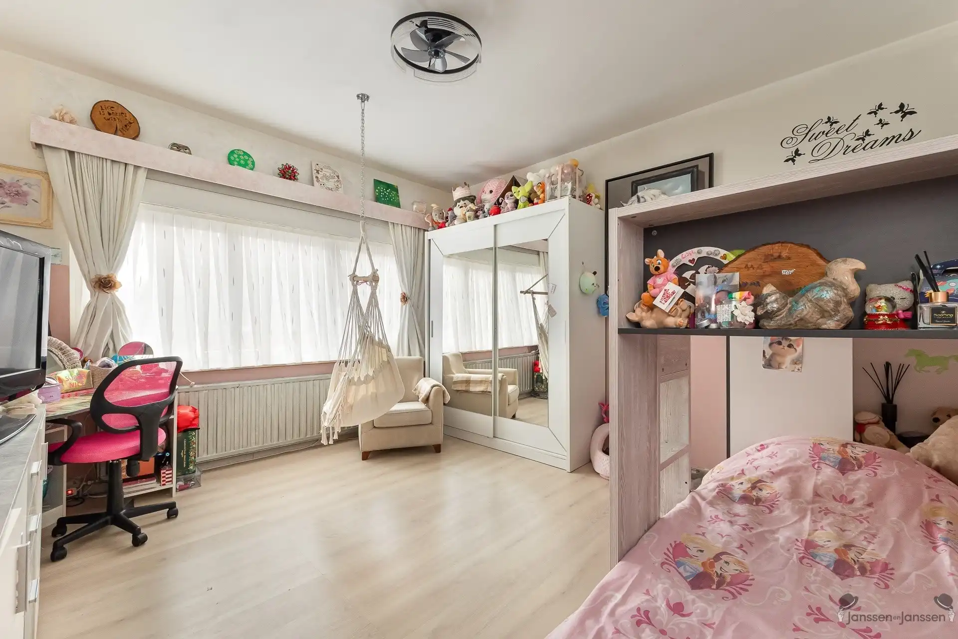 Woning met 3 (mog.4) slk, garage en ruime tuin in Brasschaat foto 6