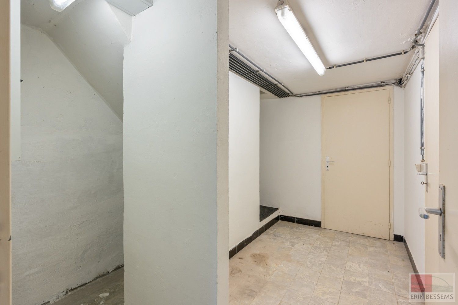 Halfvrijstaande woning uit 1969 op een perceel van 635m², woonopp. 154 m² foto 22