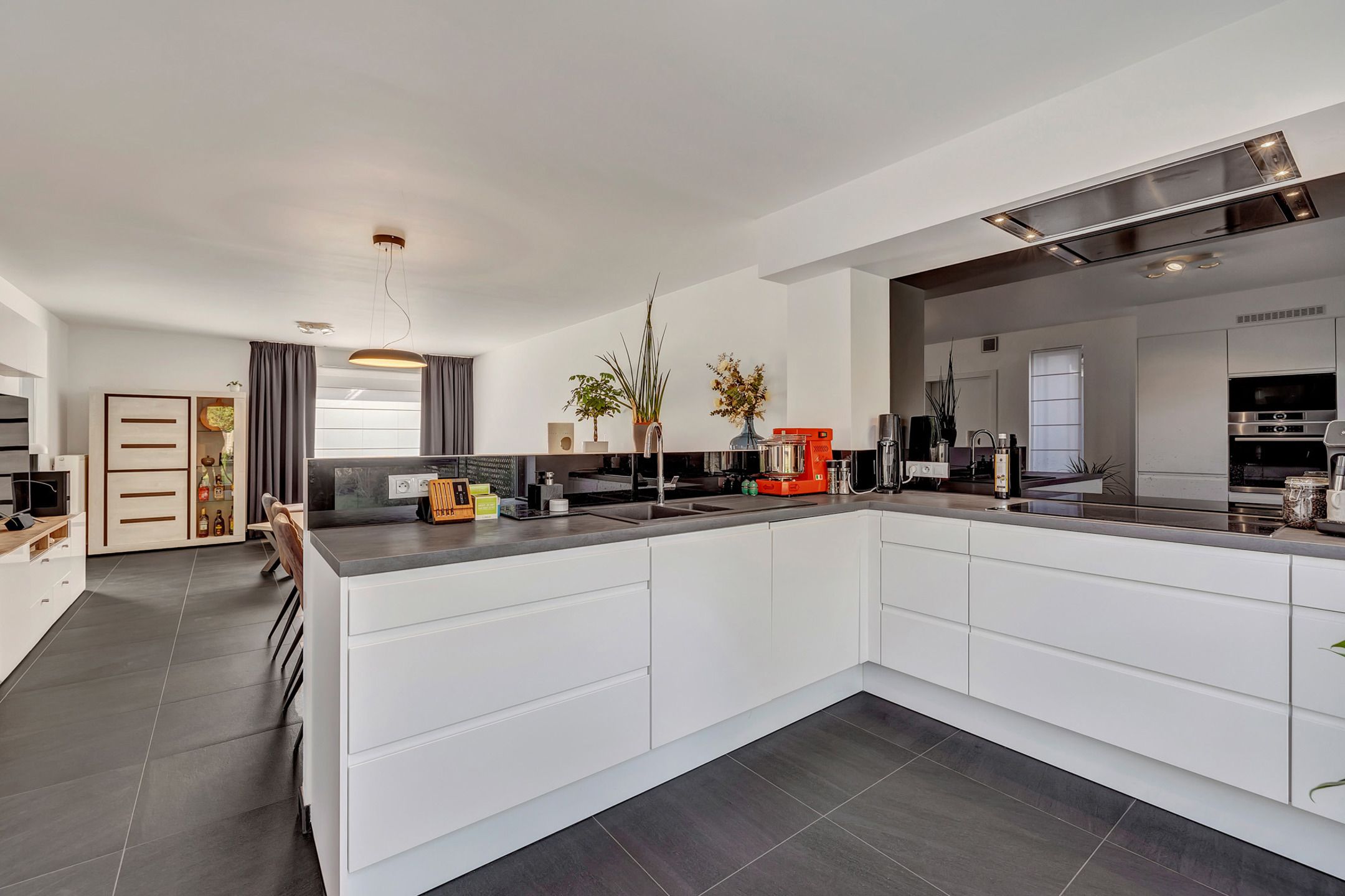Recente woning op rustige locatie foto 7