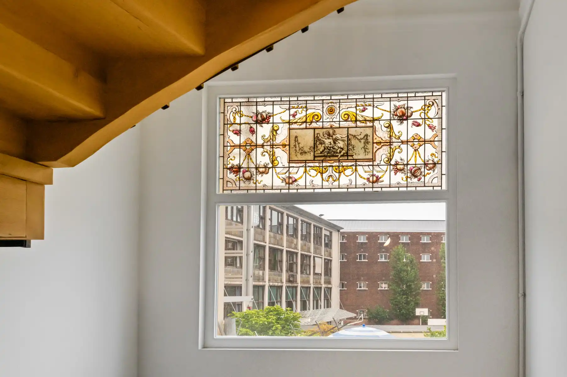 Lichtrijk appartement in authentiek herenhuis op gegeerde locatie foto 15