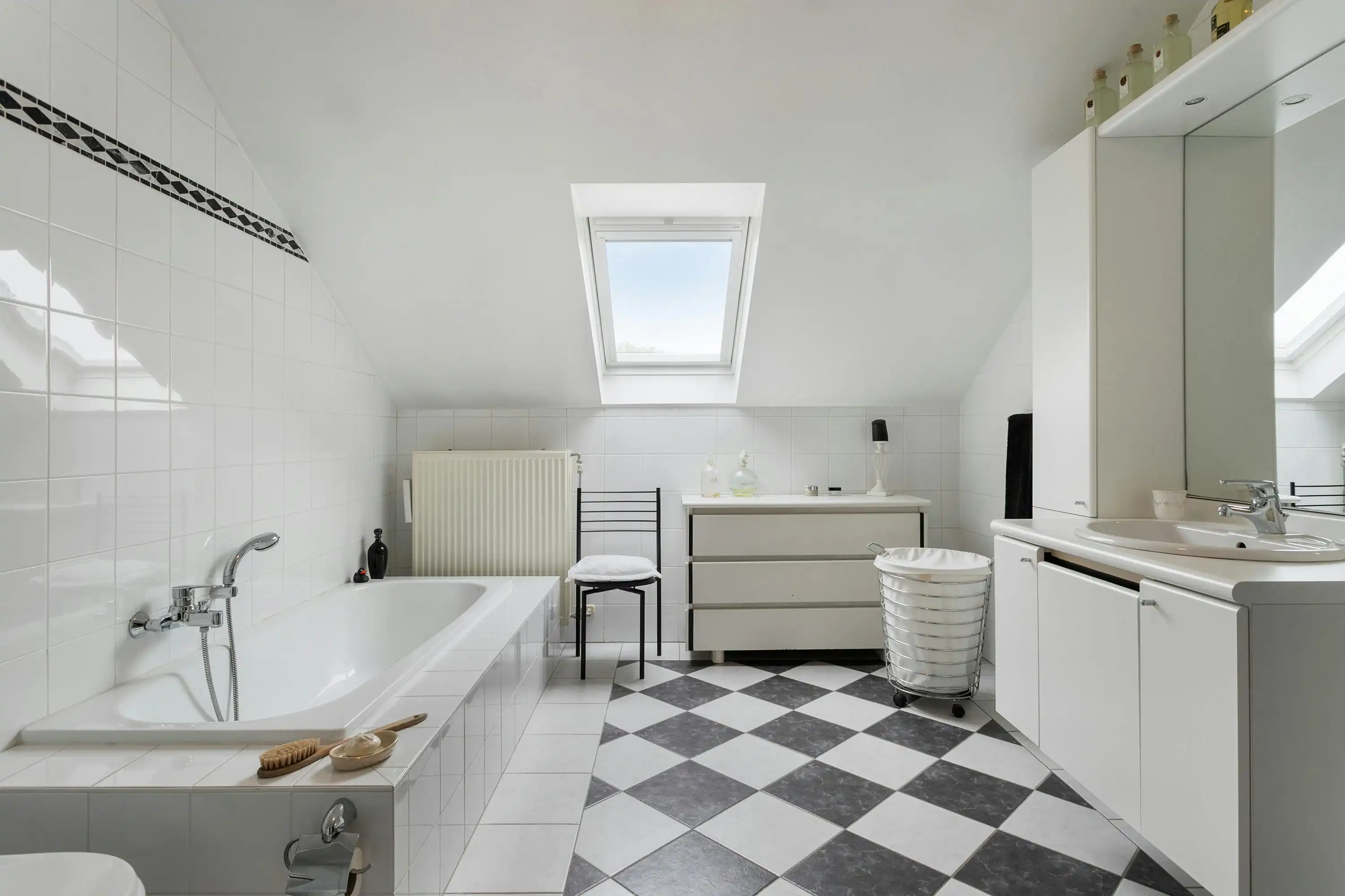 Instapklare woning in de Guido Gezellelaan 50 te Roeselare  foto 16