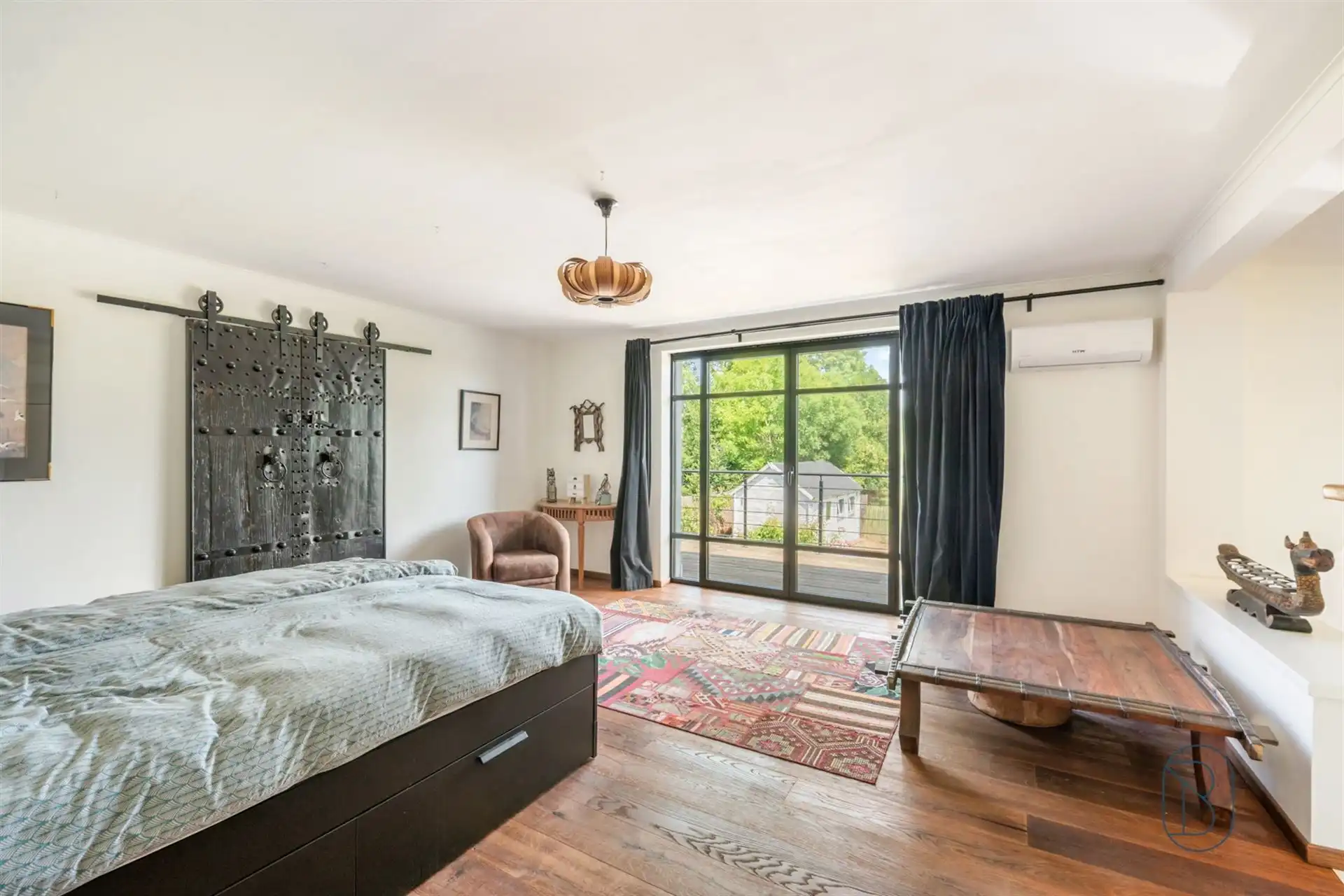 Ruime karakterwoning met 4 slk, grote tuin en charme. foto 21